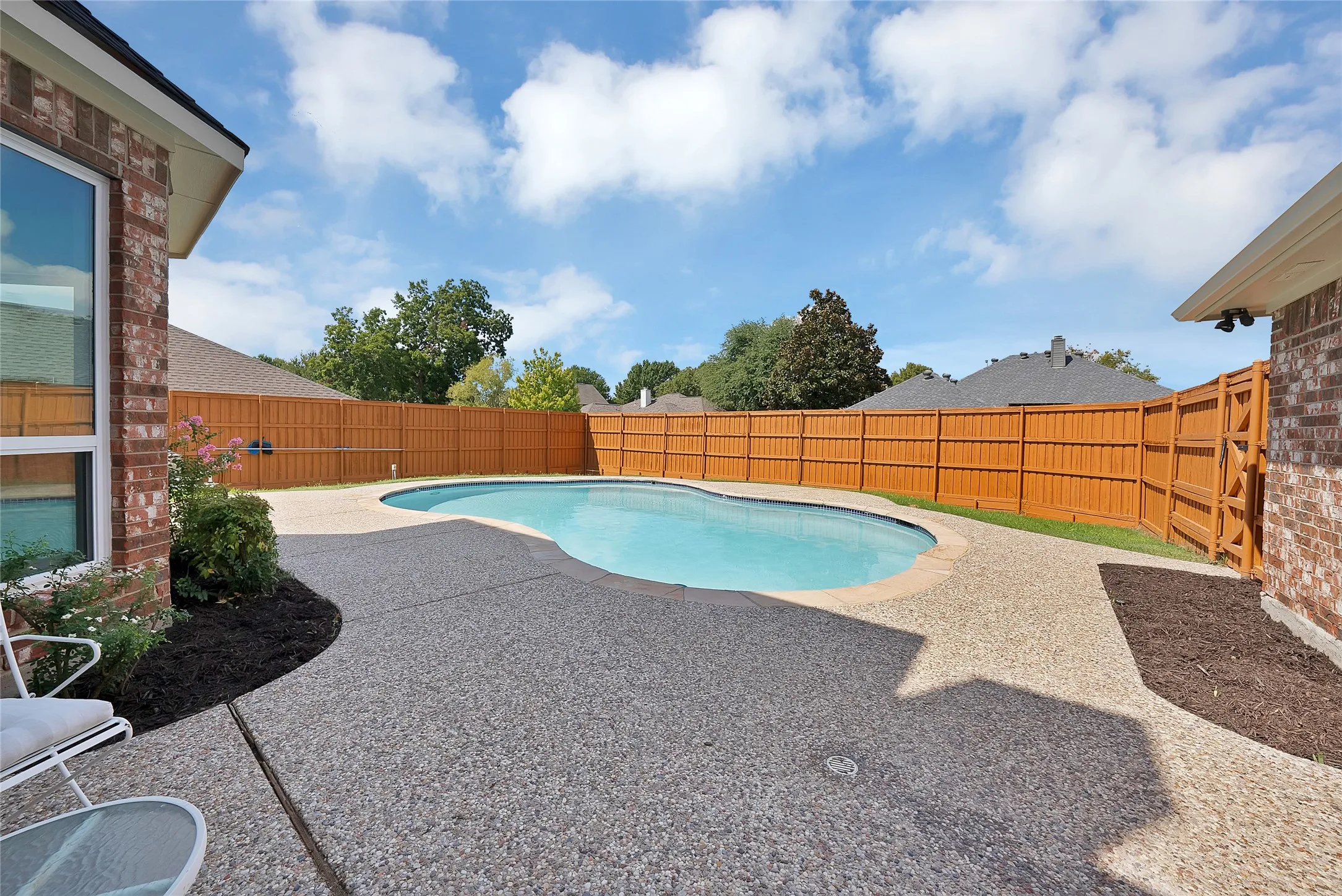 Single Family Residence For Sale in Dallas County , 1225 Donegal Lane, Garland, Texas 75044, 4 Bedroom, 3 Bathroom, 2 Garage spaces, 2,850 Sqft, built in 1997, mls#21386852, Real Estate Agent in Garland, Homes For Sale in Dallas county, Homes For Sale in Garland, Realtor in Garland Texas, Real Estate Brokerage Independent Realty Texas, Luminita Cordes Realtor