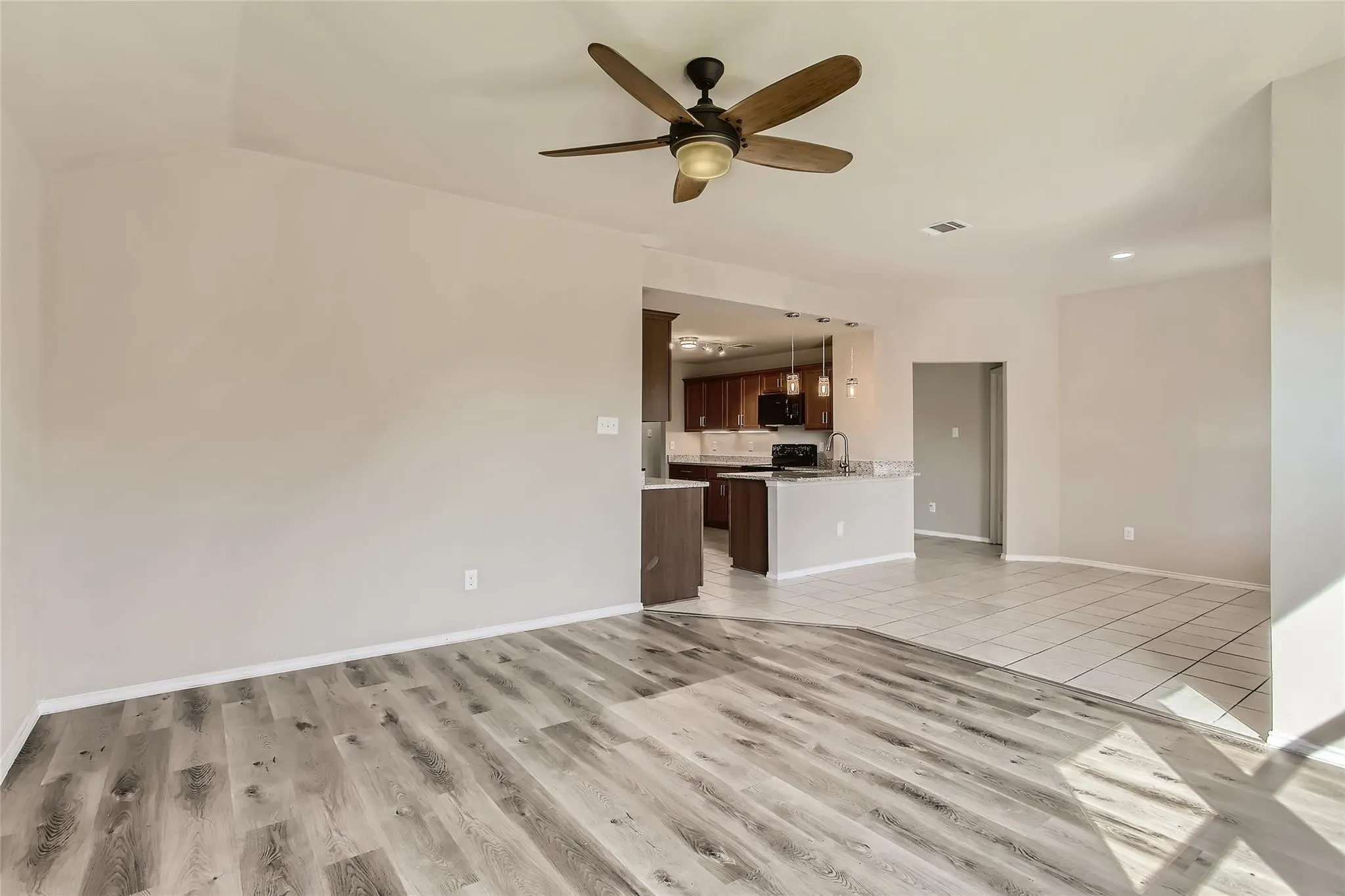 Single Family Residence For Rent in Collin County , 503 Hawthorn Drive, Josephine, Texas 75173, 4 Bedroom, 2 Bathroom, 2 Garage spaces, 1,824 Sqft, built in 2016, mls#21391144, Real Estate Agent in Josephine, Homes For Rent in Collin county, Homes For Rent in Josephine, Realtor in Josephine Texas, Real Estate Brokerage Independent Realty Texas, Luminita Cordes Realtor