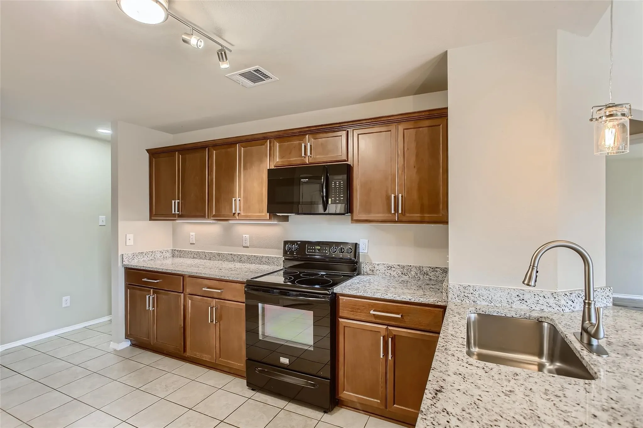 Single Family Residence For Rent in Collin County , 503 Hawthorn Drive, Josephine, Texas 75173, 4 Bedroom, 2 Bathroom, 2 Garage spaces, 1,824 Sqft, built in 2016, mls#21391144, Real Estate Agent in Josephine, Homes For Rent in Collin county, Homes For Rent in Josephine, Realtor in Josephine Texas, Real Estate Brokerage Independent Realty Texas, Luminita Cordes Realtor