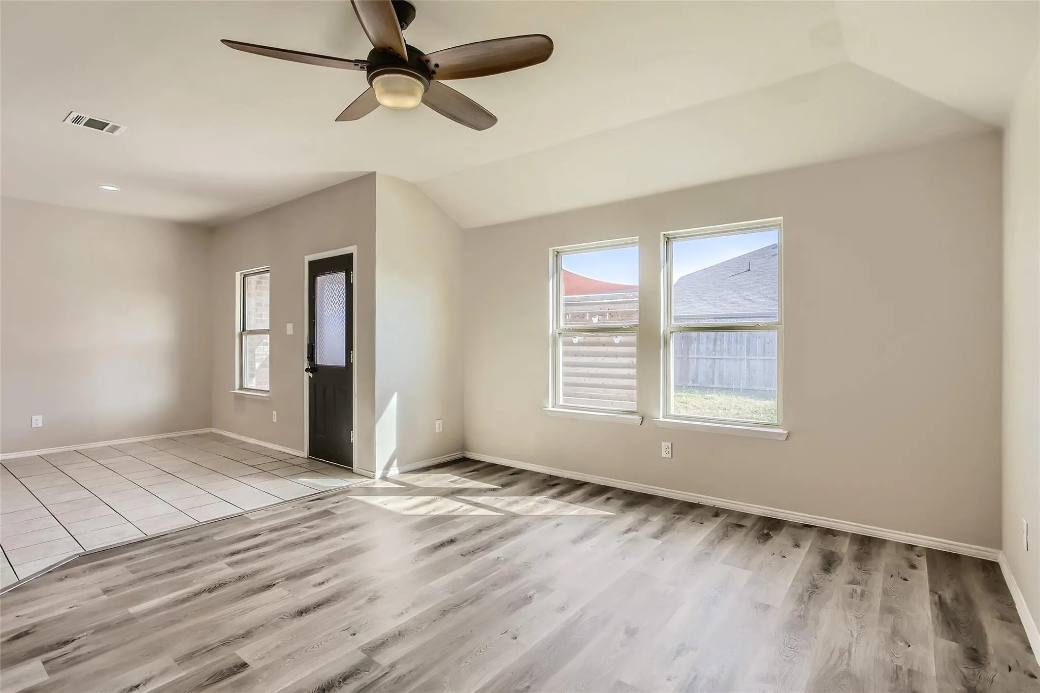 Single Family Residence For Rent in Collin County , 503 Hawthorn Drive, Josephine, Texas 75173, 4 Bedroom, 2 Bathroom, 2 Garage spaces, 1,824 Sqft, built in 2016, mls#21391144, Real Estate Agent in Josephine, Homes For Rent in Collin county, Homes For Rent in Josephine, Realtor in Josephine Texas, Real Estate Brokerage Independent Realty Texas, Luminita Cordes Realtor