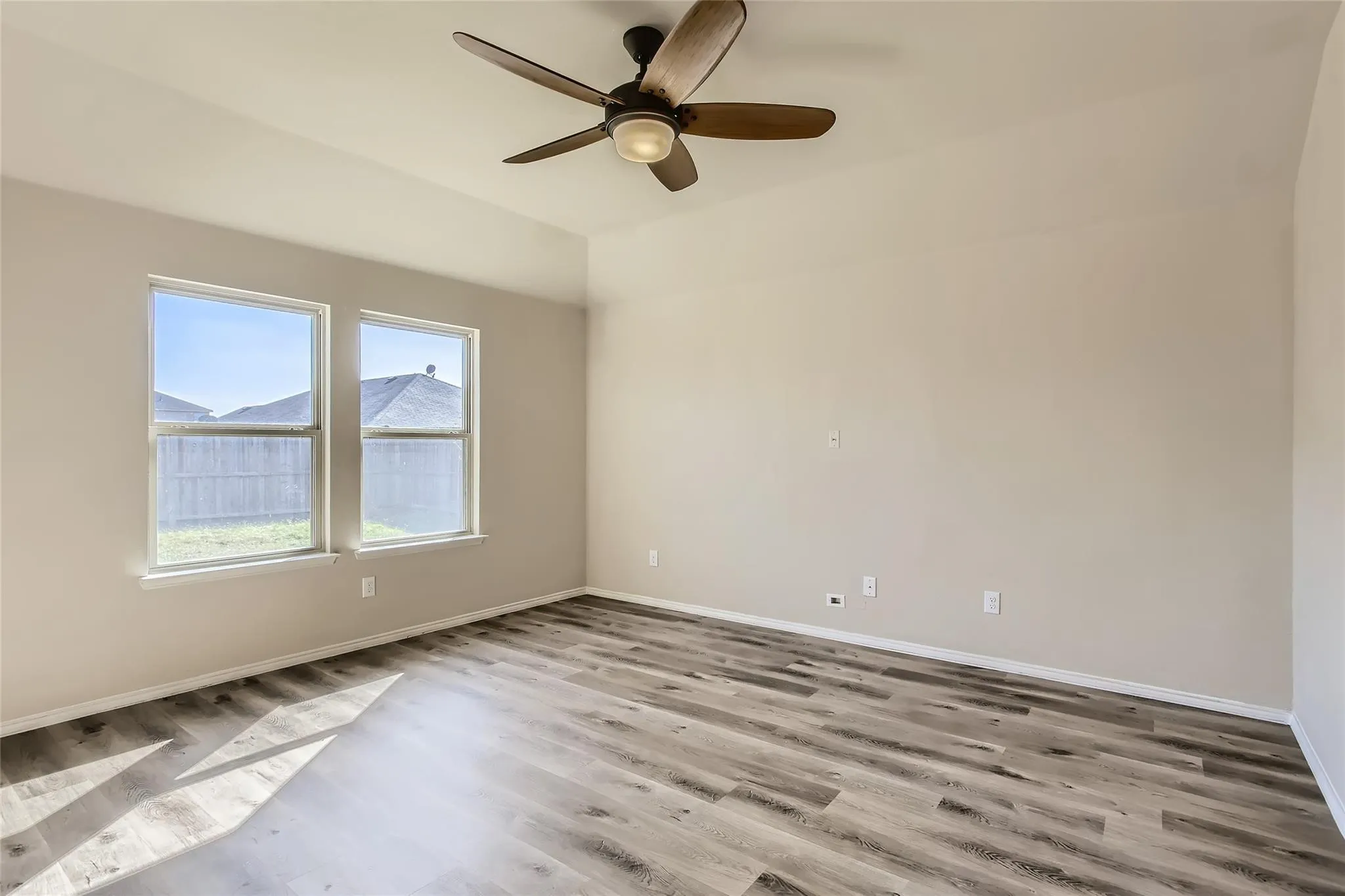 Single Family Residence For Rent in Collin County , 503 Hawthorn Drive, Josephine, Texas 75173, 4 Bedroom, 2 Bathroom, 2 Garage spaces, 1,824 Sqft, built in 2016, mls#21391144, Real Estate Agent in Josephine, Homes For Rent in Collin county, Homes For Rent in Josephine, Realtor in Josephine Texas, Real Estate Brokerage Independent Realty Texas, Luminita Cordes Realtor