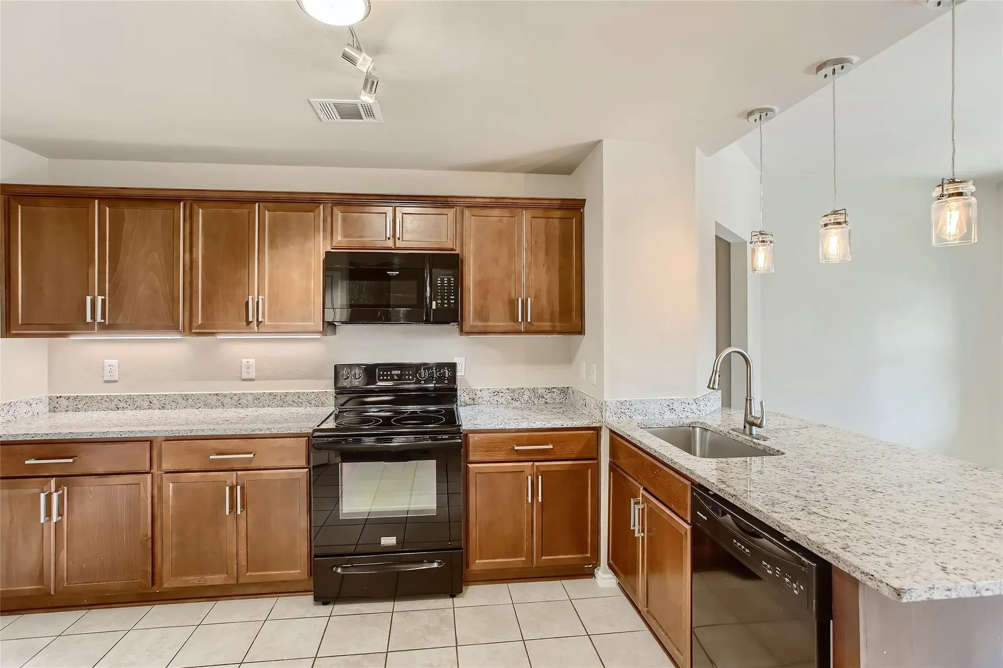 Single Family Residence For Rent in Collin County , 503 Hawthorn Drive, Josephine, Texas 75173, 4 Bedroom, 2 Bathroom, 2 Garage spaces, 1,824 Sqft, built in 2016, mls#21391144, Real Estate Agent in Josephine, Homes For Rent in Collin county, Homes For Rent in Josephine, Realtor in Josephine Texas, Real Estate Brokerage Independent Realty Texas, Luminita Cordes Realtor