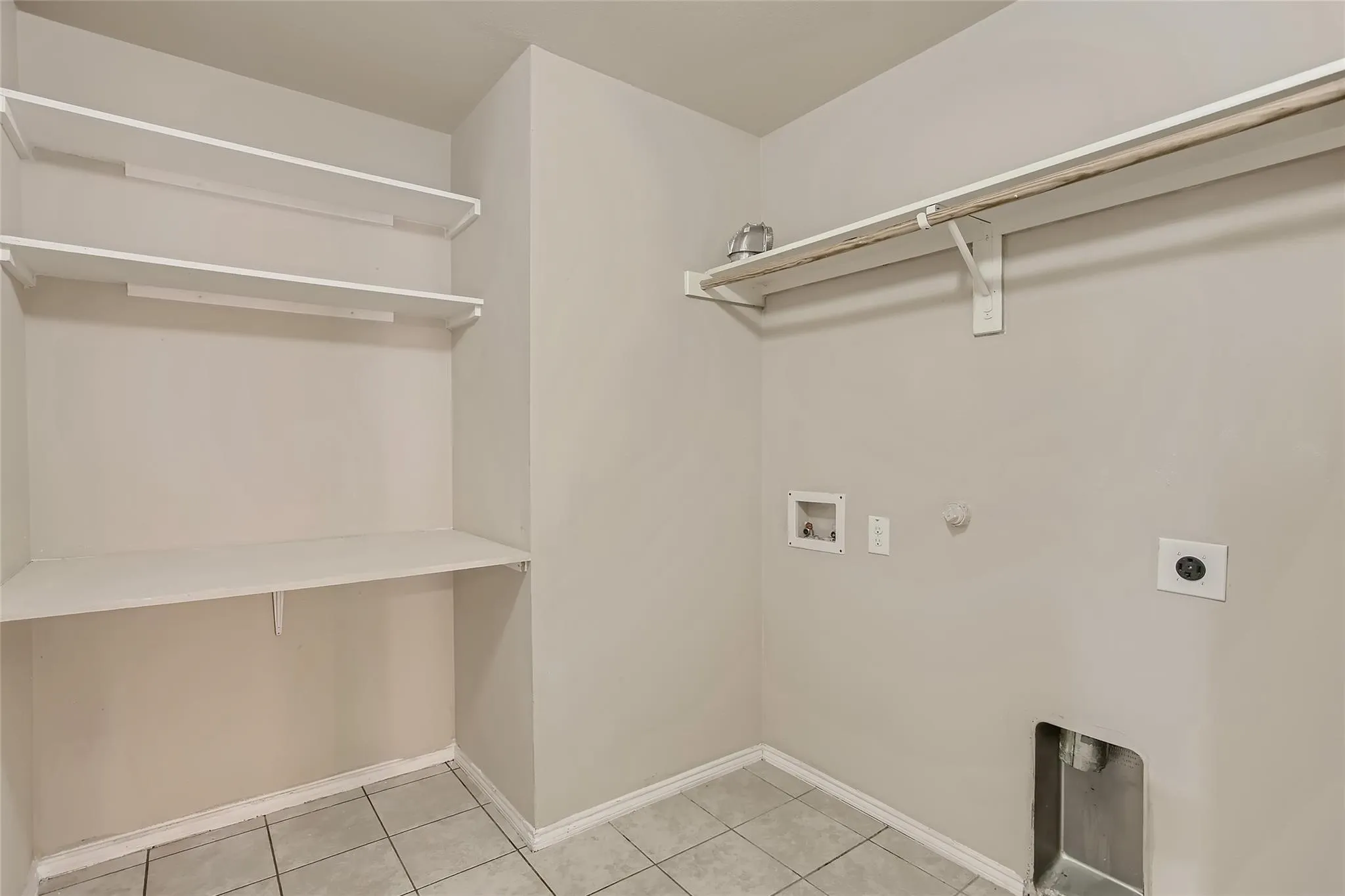 Single Family Residence For Rent in Collin County , 503 Hawthorn Drive, Josephine, Texas 75173, 4 Bedroom, 2 Bathroom, 2 Garage spaces, 1,824 Sqft, built in 2016, mls#21391144, Real Estate Agent in Josephine, Homes For Rent in Collin county, Homes For Rent in Josephine, Realtor in Josephine Texas, Real Estate Brokerage Independent Realty Texas, Luminita Cordes Realtor