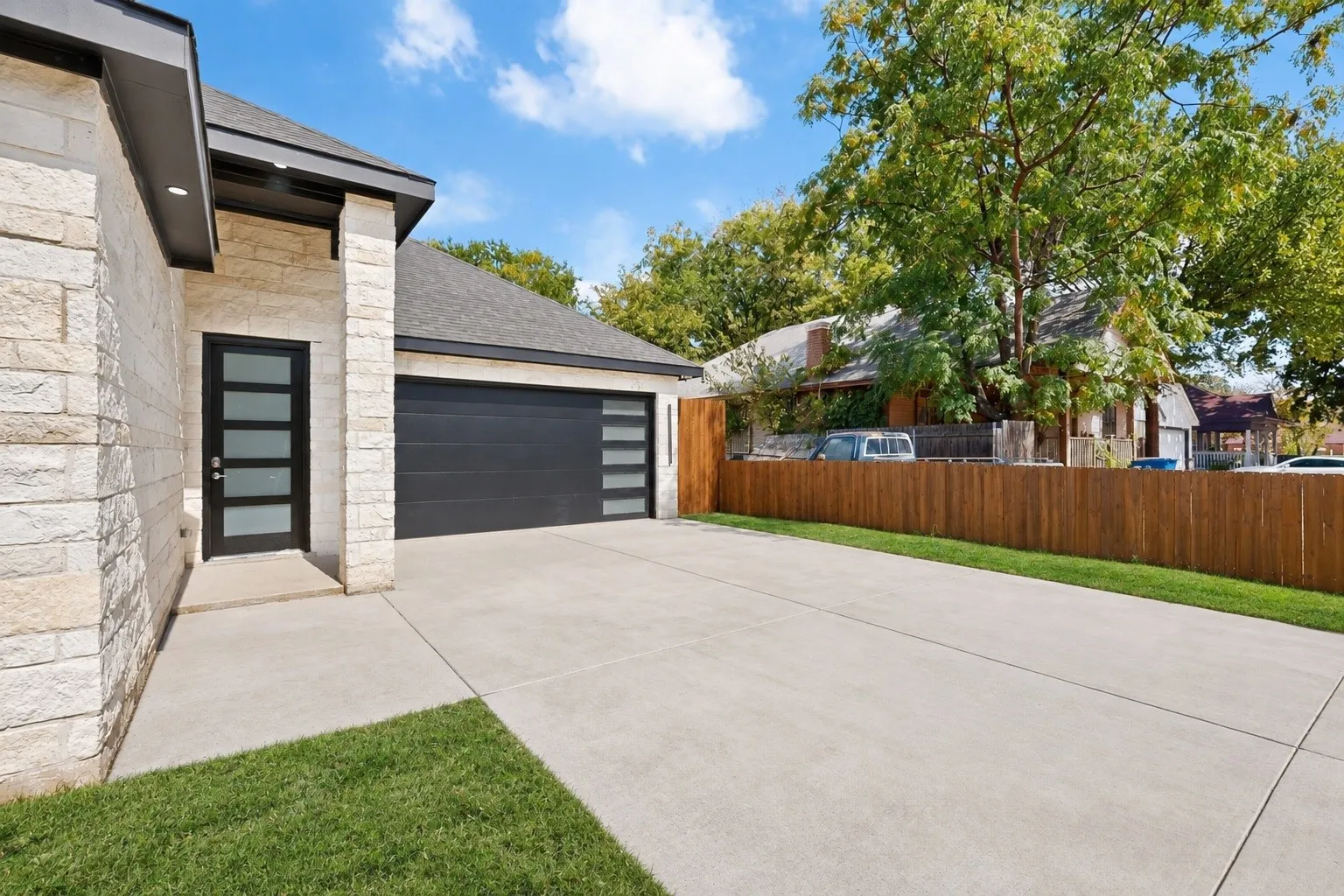Single Family Residence For Sale in Dallas County , 1717 Pear Street, Dallas, Texas 75215, 4 Bedroom, 2 Bathroom, 2 Garage spaces, 1,785 Sqft, built in 2026, mls#21390756, Real Estate Agent in Dallas, Homes For Sale in Dallas county, Homes For Sale in Dallas, Realtor in Dallas Texas, Real Estate Brokerage Independent Realty Texas, Luminita Cordes Realtor