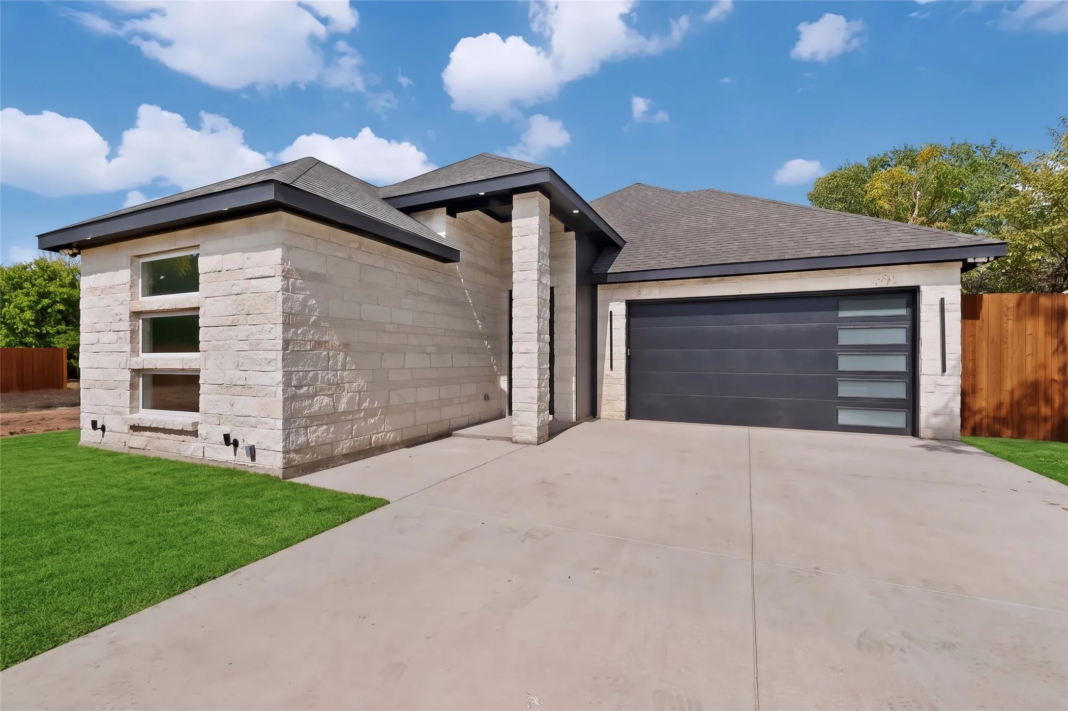Single Family Residence For Sale in Dallas County , 1717 Pear Street, Dallas, Texas 75215, 4 Bedroom, 2 Bathroom, 2 Garage spaces, 1,785 Sqft, built in 2026, mls#21390756, Real Estate Agent in Dallas, Homes For Sale in Dallas county, Homes For Sale in Dallas, Realtor in Dallas Texas, Real Estate Brokerage Independent Realty Texas, Luminita Cordes Realtor