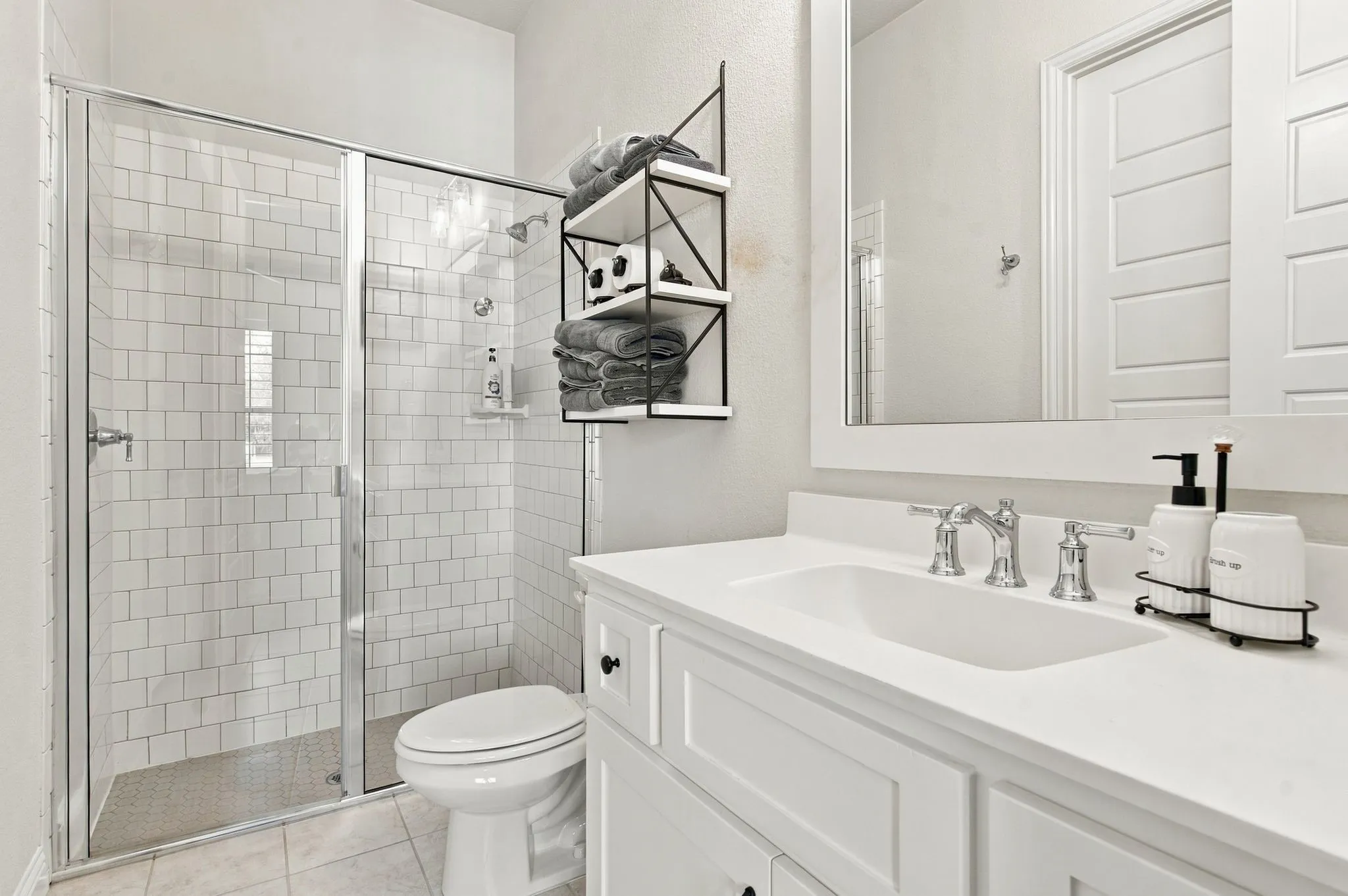 Single Family Residence For Sale in Denton County , 7117 Eagles Ridge Court, Argyle, Texas 76226, 3 Bedroom, 5 Bathroom, 3 Garage spaces, 3,180 Sqft, built in 2019, mls#21390185, Real Estate Agent in Argyle, Homes For Sale in Denton county, Homes For Sale in Argyle, Realtor in Argyle Texas, Real Estate Brokerage Independent Realty Texas, Luminita Cordes Realtor