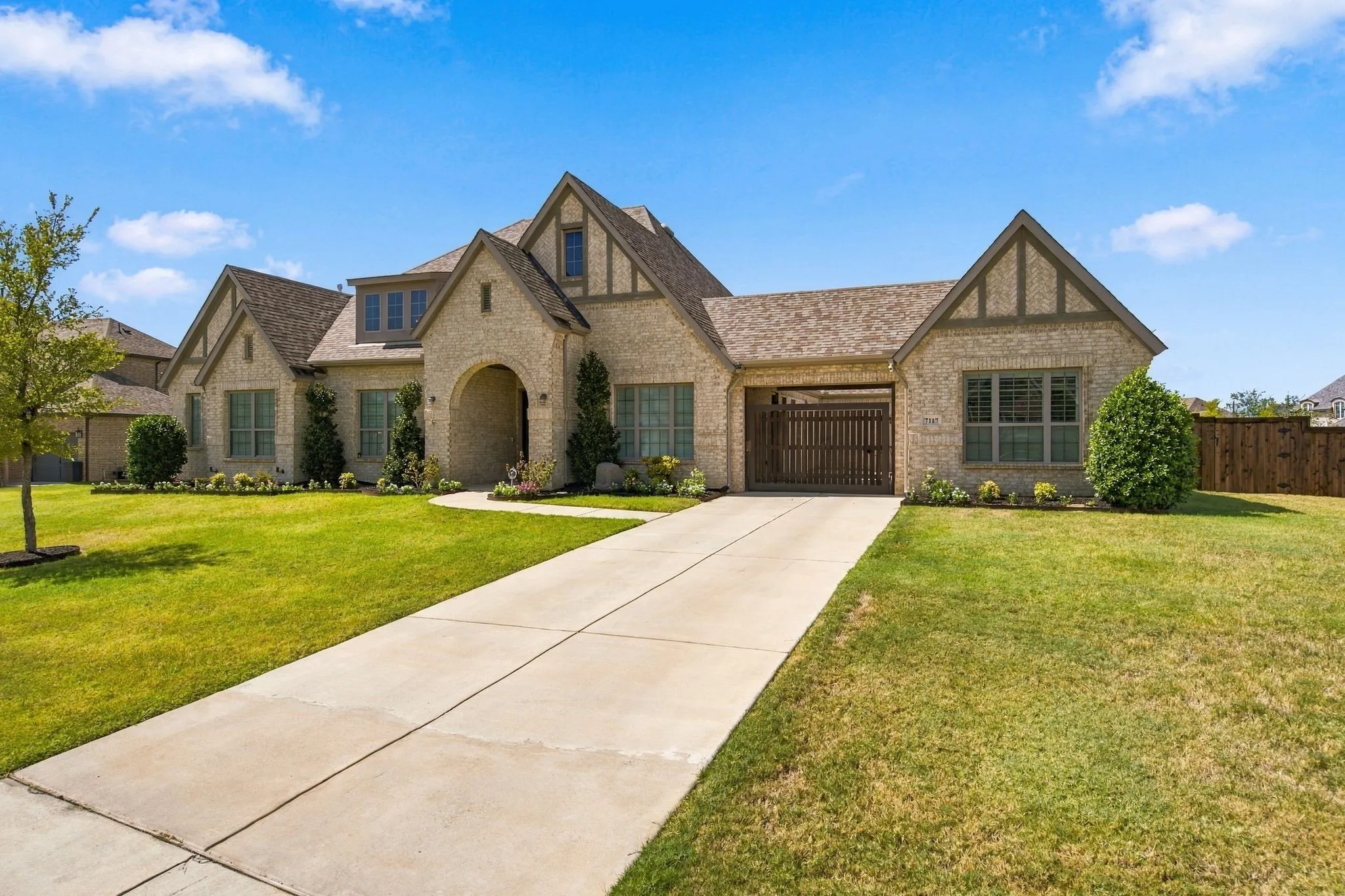 Single Family Residence For Sale in Denton County , 7117 Eagles Ridge Court, Argyle, Texas 76226, 3 Bedroom, 5 Bathroom, 3 Garage spaces, 3,180 Sqft, built in 2019, mls#21390185, Real Estate Agent in Argyle, Homes For Sale in Denton county, Homes For Sale in Argyle, Realtor in Argyle Texas, Real Estate Brokerage Independent Realty Texas, Luminita Cordes Realtor