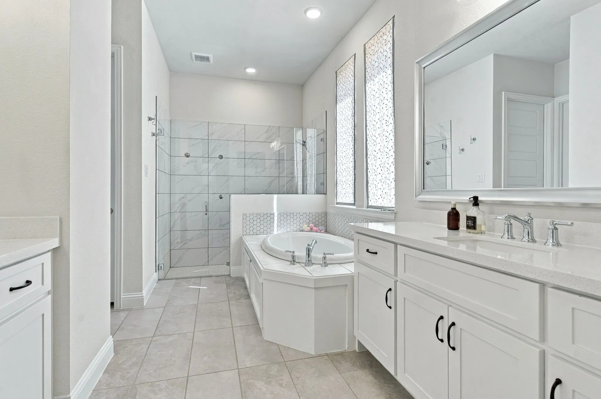 Single Family Residence For Sale in Denton County , 7117 Eagles Ridge Court, Argyle, Texas 76226, 3 Bedroom, 5 Bathroom, 3 Garage spaces, 3,180 Sqft, built in 2019, mls#21390185, Real Estate Agent in Argyle, Homes For Sale in Denton county, Homes For Sale in Argyle, Realtor in Argyle Texas, Real Estate Brokerage Independent Realty Texas, Luminita Cordes Realtor
