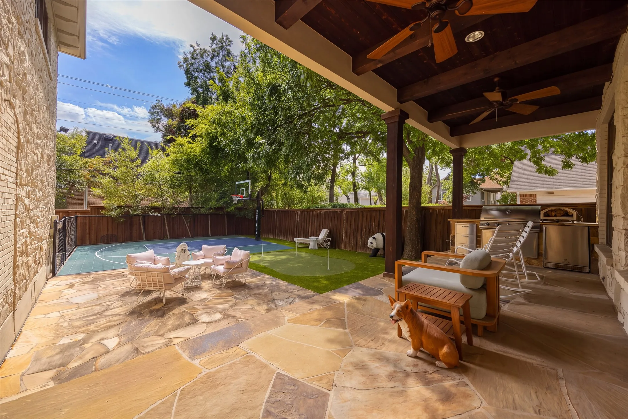 Single Family Residence For Sale in Dallas County , 3517 Mockingbird Lane, Highland Park, Texas 75205, 5 Bedroom, 7 Bathroom, 2 Garage spaces, 6,058 Sqft, built in 2007, mls#21381203, Real Estate Agent in Highland Park, Homes For Sale in Dallas county, Homes For Sale in Highland Park, Realtor in Highland Park Texas, Real Estate Brokerage Independent Realty Texas, Luminita Cordes Realtor