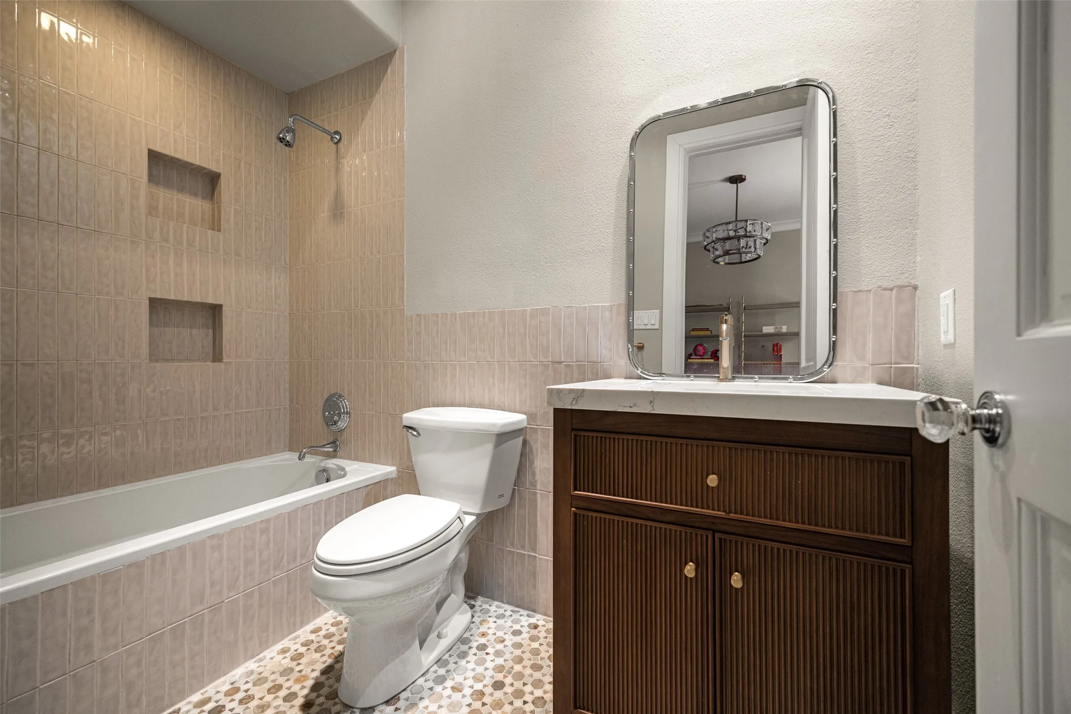 Single Family Residence For Sale in Dallas County , 3517 Mockingbird Lane, Highland Park, Texas 75205, 5 Bedroom, 7 Bathroom, 2 Garage spaces, 6,058 Sqft, built in 2007, mls#21381203, Real Estate Agent in Highland Park, Homes For Sale in Dallas county, Homes For Sale in Highland Park, Realtor in Highland Park Texas, Real Estate Brokerage Independent Realty Texas, Luminita Cordes Realtor