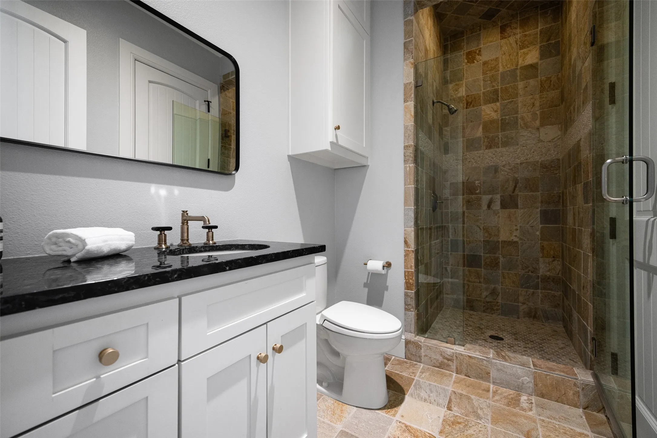 Single Family Residence For Sale in Dallas County , 3517 Mockingbird Lane, Highland Park, Texas 75205, 5 Bedroom, 7 Bathroom, 2 Garage spaces, 6,058 Sqft, built in 2007, mls#21381203, Real Estate Agent in Highland Park, Homes For Sale in Dallas county, Homes For Sale in Highland Park, Realtor in Highland Park Texas, Real Estate Brokerage Independent Realty Texas, Luminita Cordes Realtor