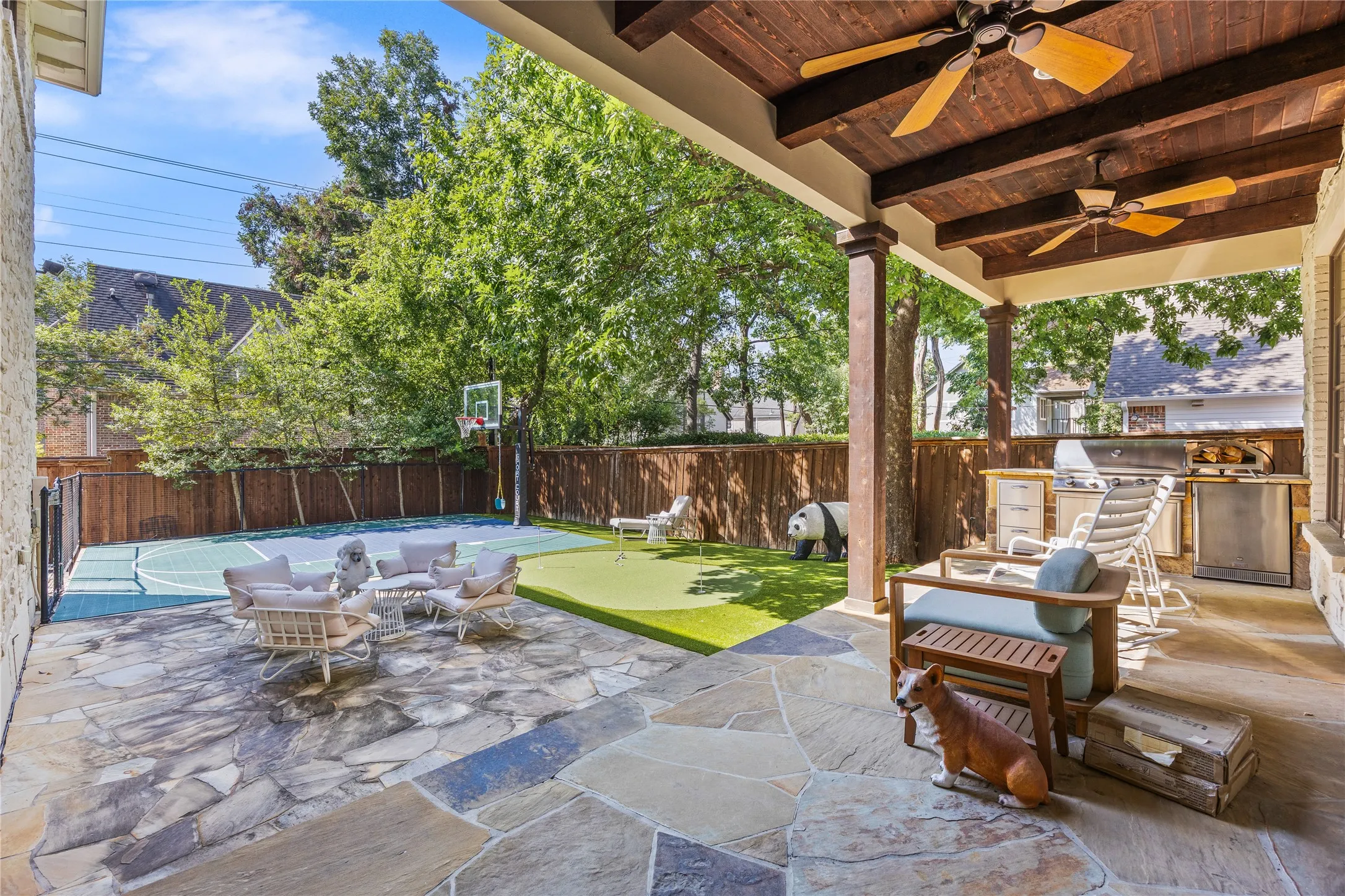 Single Family Residence For Sale in Dallas County , 3517 Mockingbird Lane, Highland Park, Texas 75205, 5 Bedroom, 7 Bathroom, 2 Garage spaces, 6,058 Sqft, built in 2007, mls#21381203, Real Estate Agent in Highland Park, Homes For Sale in Dallas county, Homes For Sale in Highland Park, Realtor in Highland Park Texas, Real Estate Brokerage Independent Realty Texas, Luminita Cordes Realtor