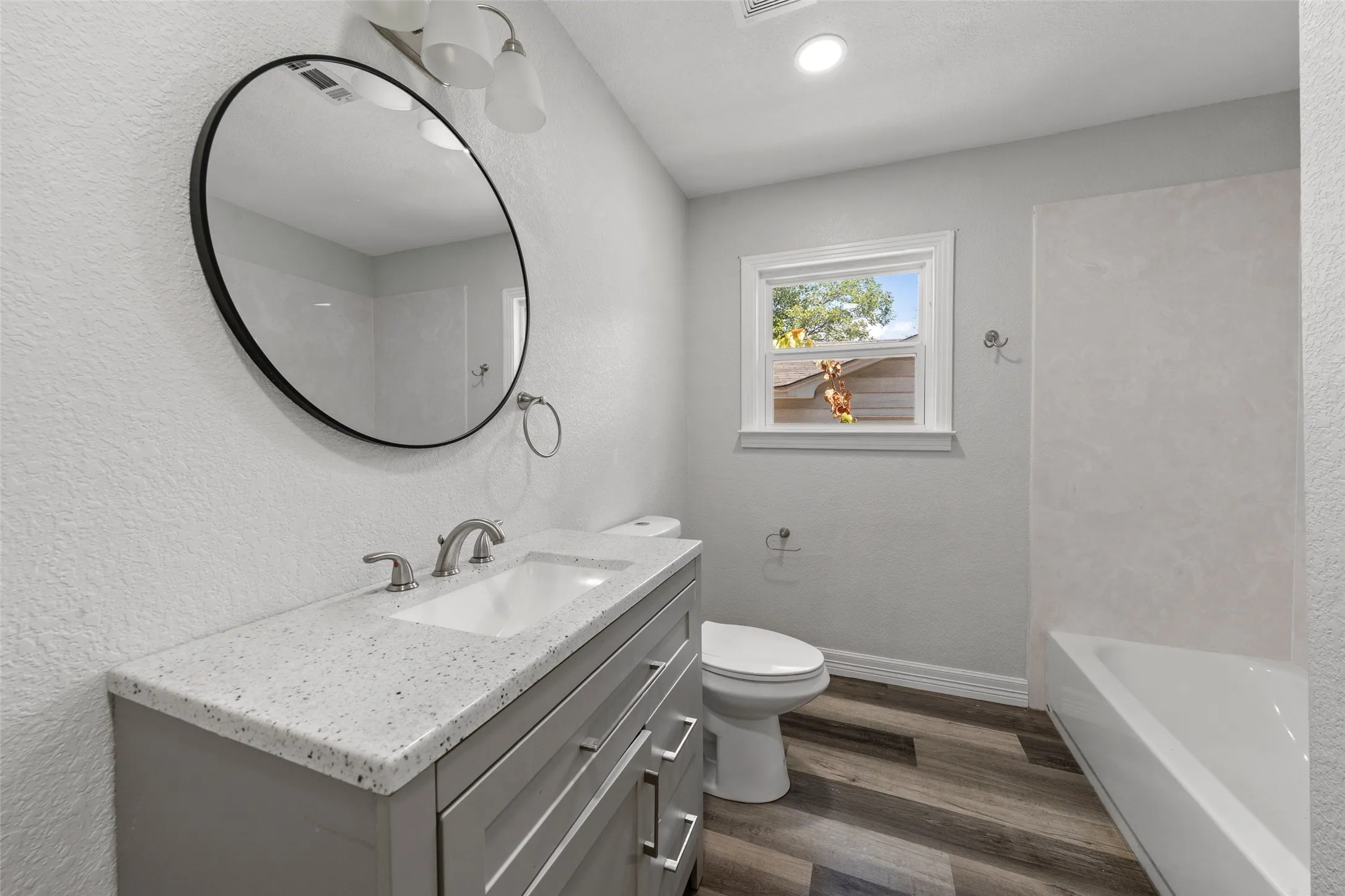 Single Family Residence For Rent in Mc Lennan County , 4529 Sanger Avenue, Waco, Texas 76710, 3 Bedroom, 2 Bathroom, 2 Garage spaces, 1,318 Sqft, built in 1953, mls#21389990, Real Estate Agent in Waco, Homes For Rent in Mc Lennan county, Homes For Rent in Waco, Realtor in Waco Texas, Real Estate Brokerage Independent Realty Texas, Luminita Cordes Realtor