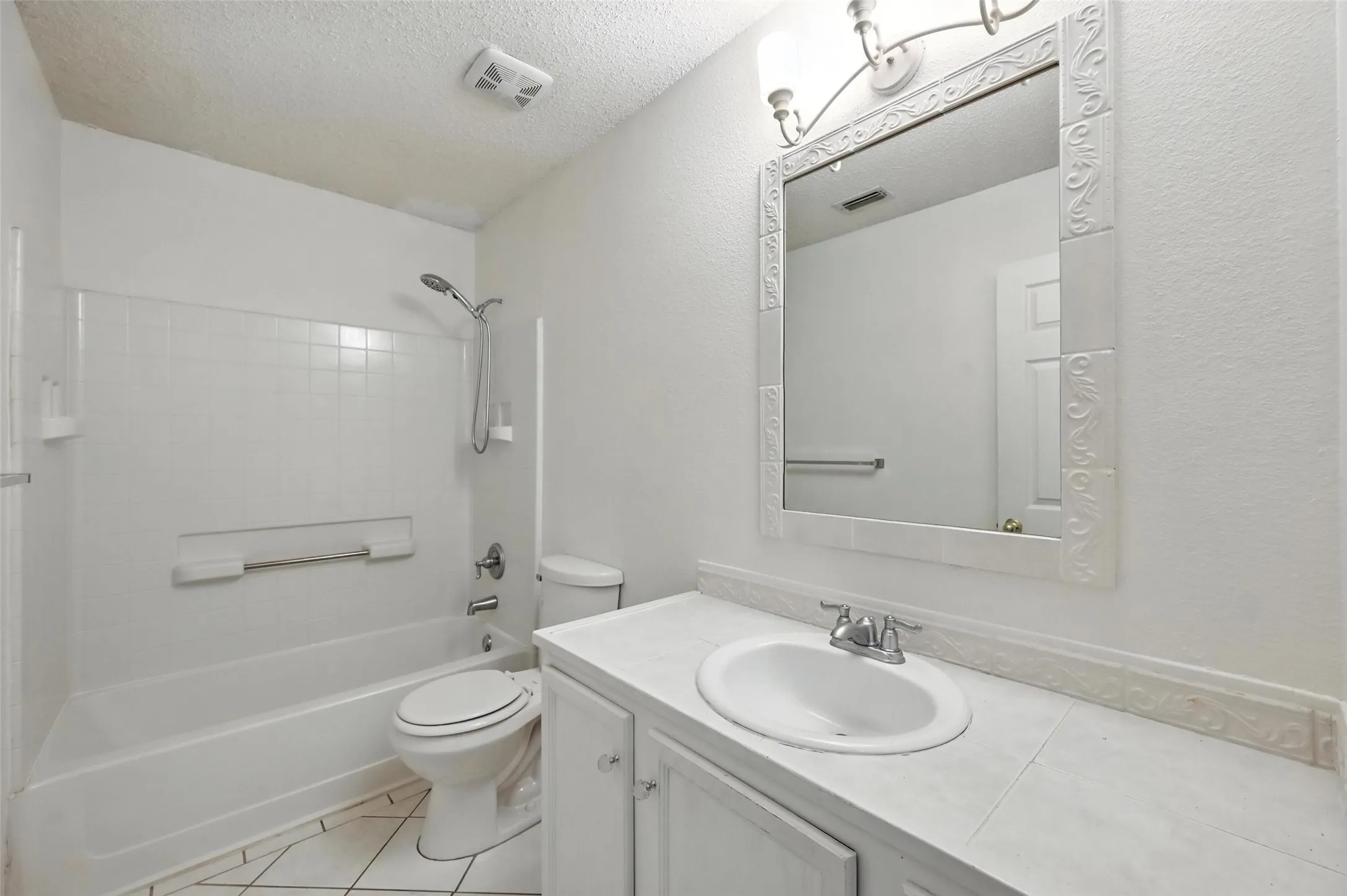 Single Family Residence For Rent in Collin County , 5025 Boxwood Lane, Mc Kinney, Texas 75070, 3 Bedroom, 2 Bathroom, 2 Garage spaces, 1,743 Sqft, built in 1999, mls#21391134, Real Estate Agent in Mc Kinney, Homes For Rent in Collin county, Homes For Rent in Mc Kinney, Realtor in Mc Kinney Texas, Real Estate Brokerage Independent Realty Texas, Luminita Cordes Realtor