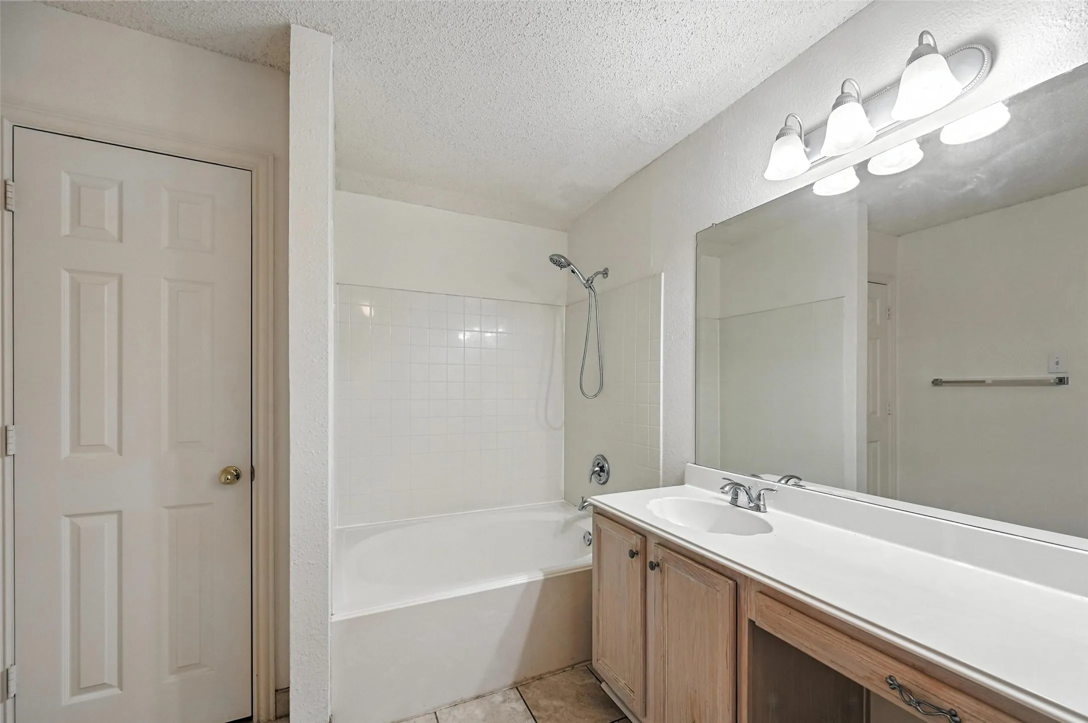 Single Family Residence For Rent in Collin County , 5025 Boxwood Lane, Mc Kinney, Texas 75070, 3 Bedroom, 2 Bathroom, 2 Garage spaces, 1,743 Sqft, built in 1999, mls#21391134, Real Estate Agent in Mc Kinney, Homes For Rent in Collin county, Homes For Rent in Mc Kinney, Realtor in Mc Kinney Texas, Real Estate Brokerage Independent Realty Texas, Luminita Cordes Realtor