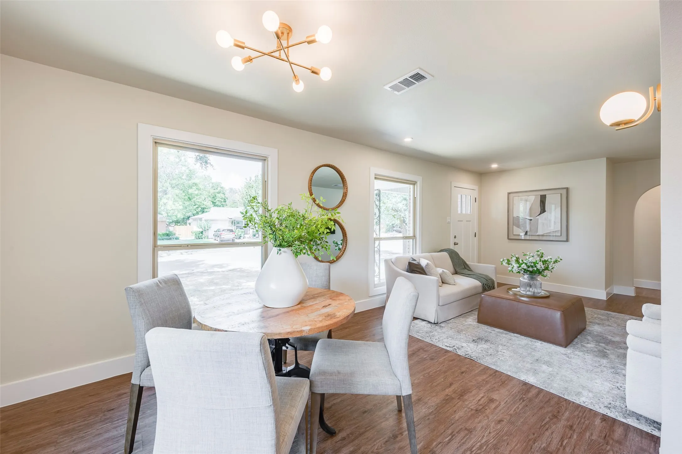 Single Family Residence For Sale in Dallas County , 10256 Casa View Drive, Dallas, Texas 75228, 3 Bedroom, 2 Bathroom, 2 Garage spaces, 1,239 Sqft, built in 1953, mls#21390295, Real Estate Agent in Dallas, Homes For Sale in Dallas county, Homes For Sale in Dallas, Realtor in Dallas Texas, Real Estate Brokerage Independent Realty Texas, Luminita Cordes Realtor