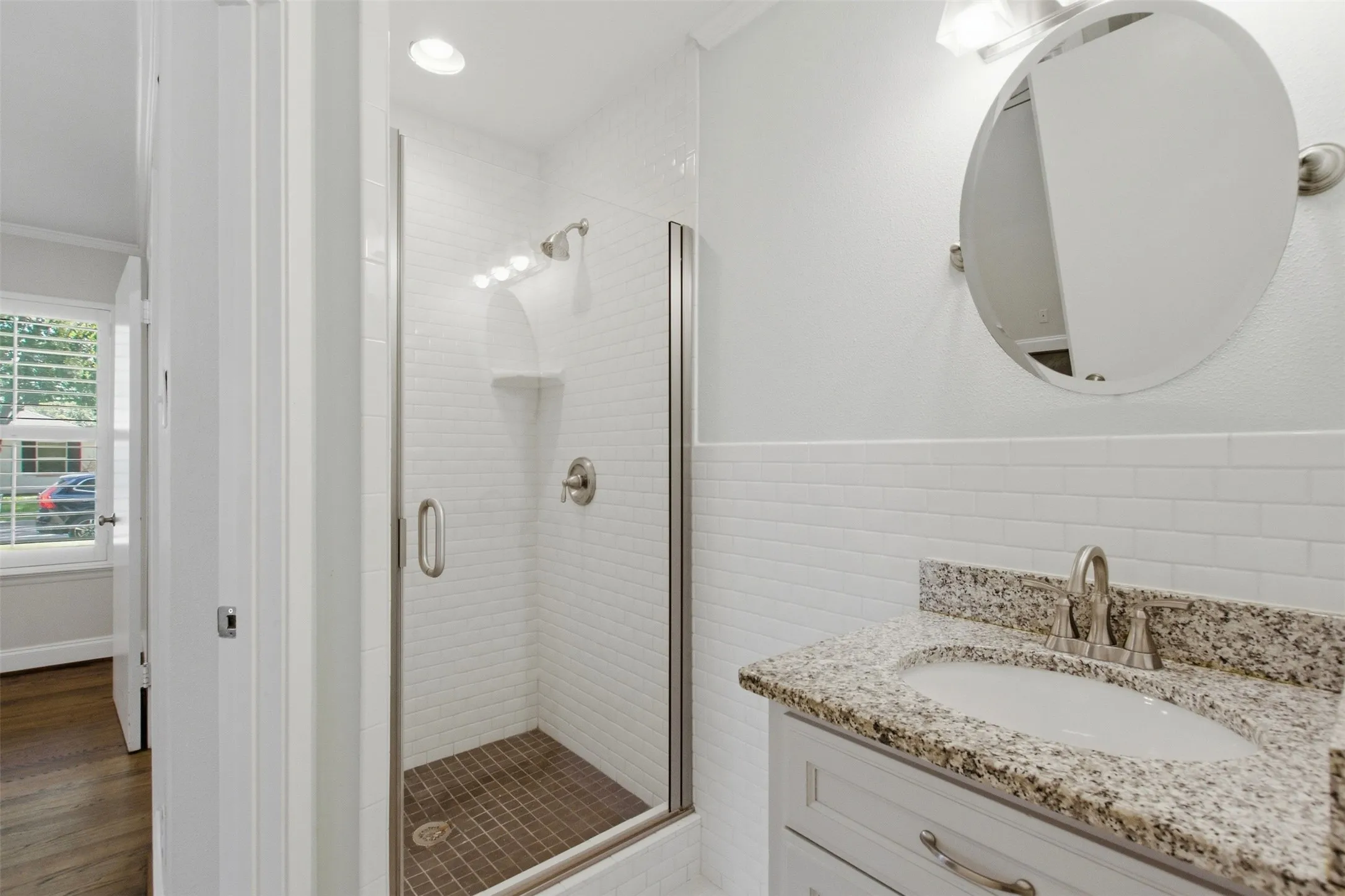 Single Family Residence For Rent in Dallas County , 6445 Glennox Lane, Dallas, Texas 75214, 2 Bedroom, 2 Bathroom, 2 Garage spaces, 1,373 Sqft, built in 1954, mls#21390656, Real Estate Agent in Dallas, Homes For Rent in Dallas county, Homes For Rent in Dallas, Realtor in Dallas Texas, Real Estate Brokerage Independent Realty Texas, Luminita Cordes Realtor