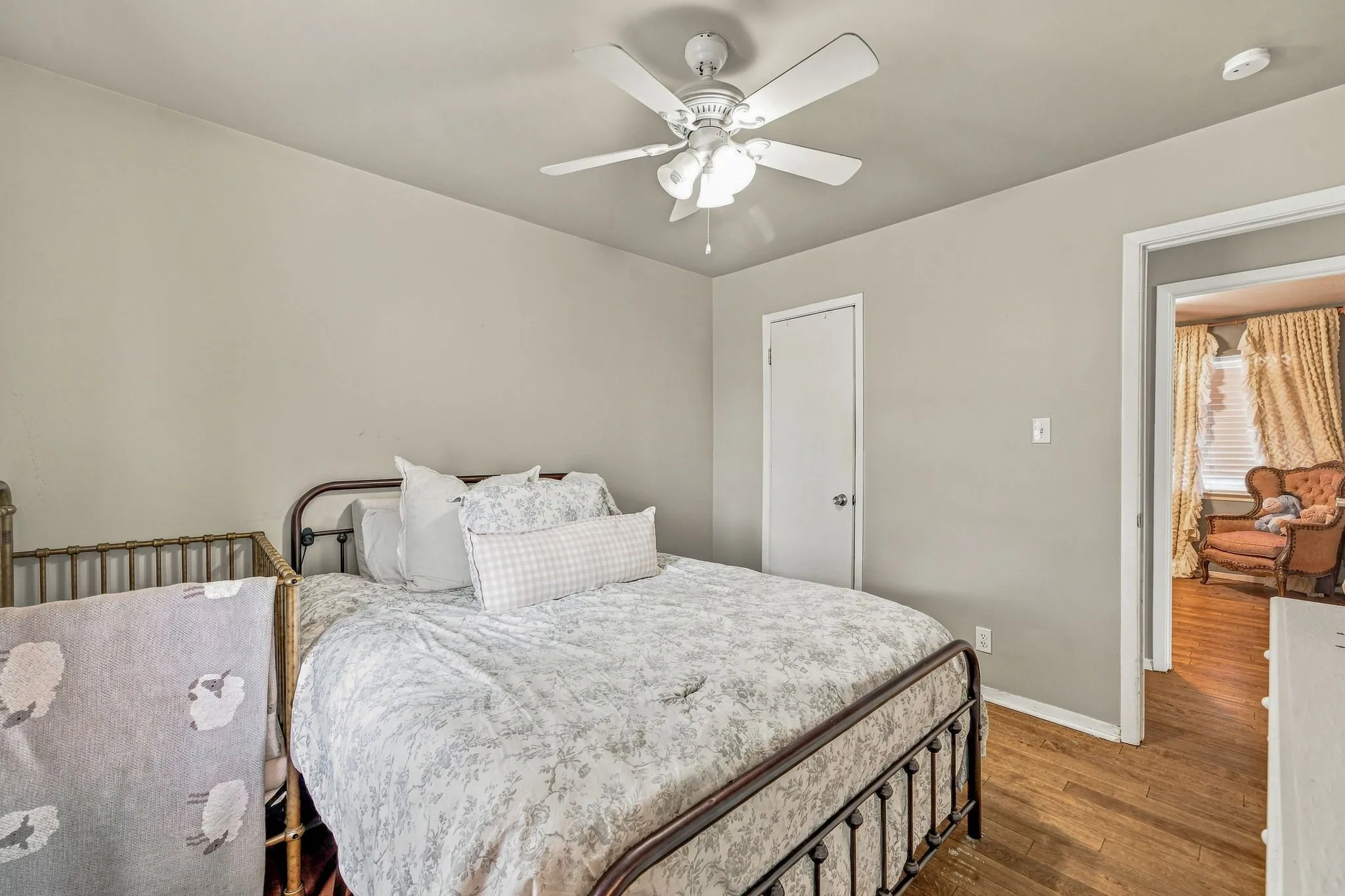 Single Family Residence For Sale in Parker County , 525 Vine Street, Weatherford, Texas 76086, 3 Bedroom, 2 Bathroom, Garage spaces, 1,370 Sqft, built in 1977, mls#21390247, Real Estate Agent in Weatherford, Homes For Sale in Parker county, Homes For Sale in Weatherford, Realtor in Weatherford Texas, Real Estate Brokerage Independent Realty Texas, Luminita Cordes Realtor