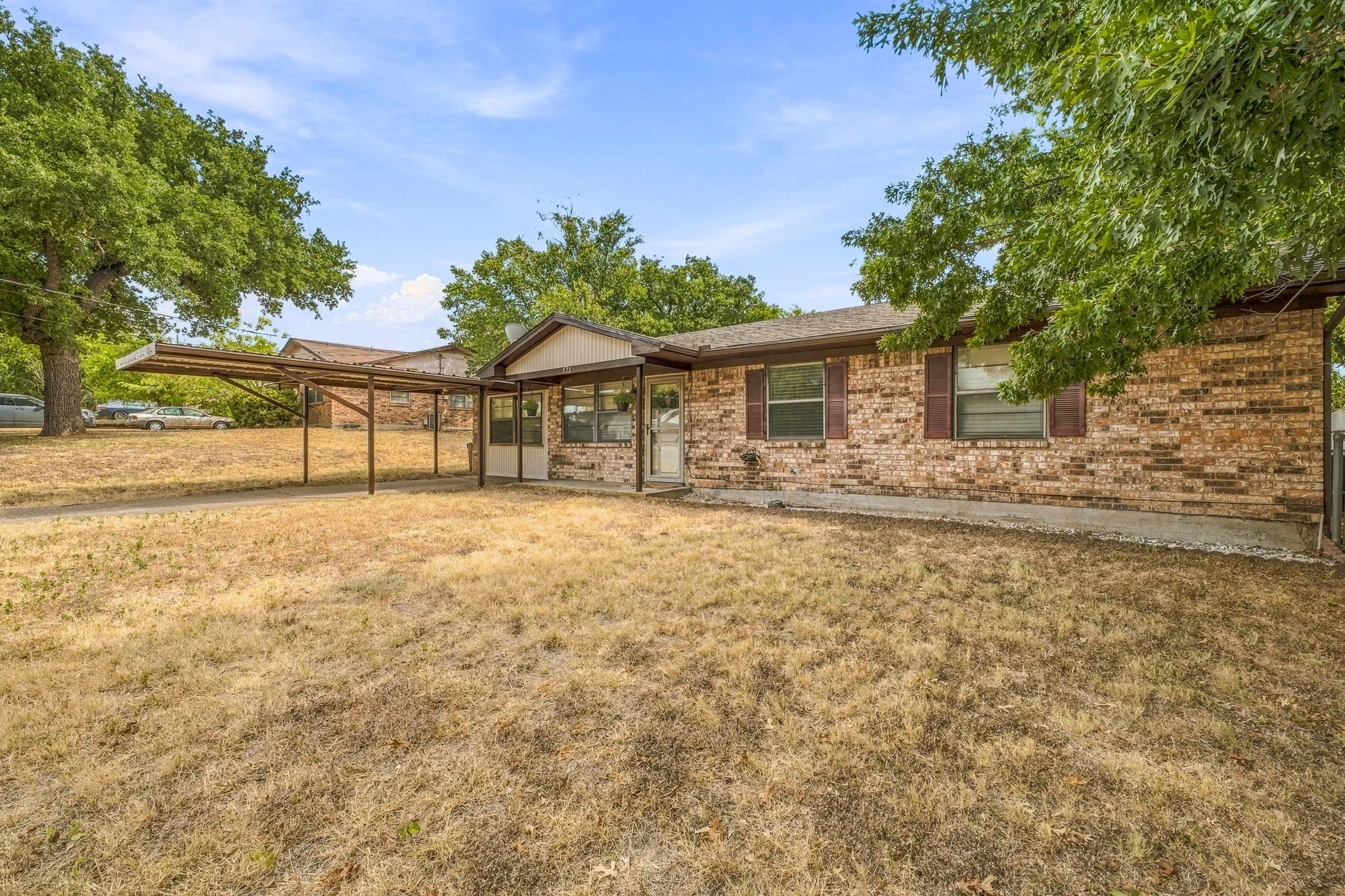 Single Family Residence For Sale in Parker County , 525 Vine Street, Weatherford, Texas 76086, 3 Bedroom, 2 Bathroom, Garage spaces, 1,370 Sqft, built in 1977, mls#21390247, Real Estate Agent in Weatherford, Homes For Sale in Parker county, Homes For Sale in Weatherford, Realtor in Weatherford Texas, Real Estate Brokerage Independent Realty Texas, Luminita Cordes Realtor