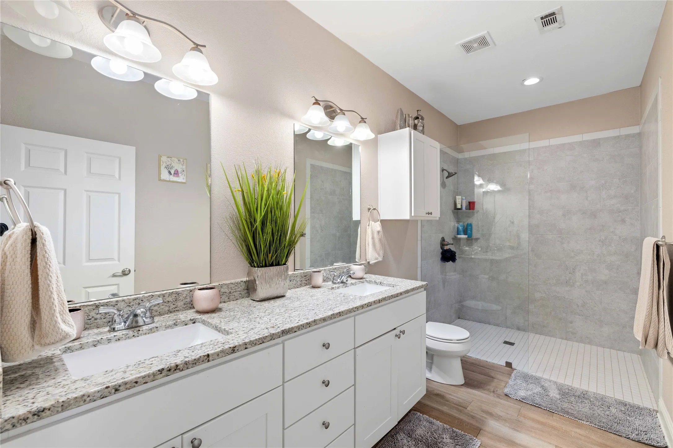 Condominium For Sale in Brown County , 1415 Waterstone Drive, Brownwood, Texas 76801, 3 Bedroom, 2 Bathroom, 2 Garage spaces, 1,520 Sqft, built in 2020, mls#21391023, Real Estate Agent in Brownwood, Homes For Sale in Brown county, Homes For Sale in Brownwood, Realtor in Brownwood Texas, Real Estate Brokerage Independent Realty Texas, Luminita Cordes Realtor