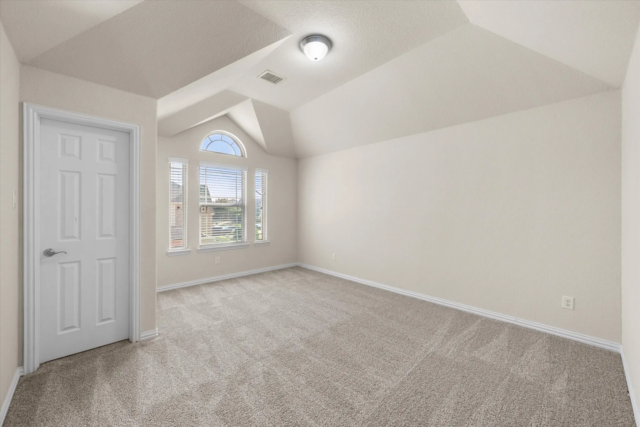 Single Family Residence For Sale in Tarrant County , 709 Netherfield Parkway, Mansfield, Texas 76063, 5 Bedroom, 4 Bathroom, 3 Garage spaces, 3,688 Sqft, built in 2017, mls#21391154, Real Estate Agent in Mansfield, Homes For Sale in Tarrant county, Homes For Sale in Mansfield, Realtor in Mansfield Texas, Real Estate Brokerage Independent Realty Texas, Luminita Cordes Realtor