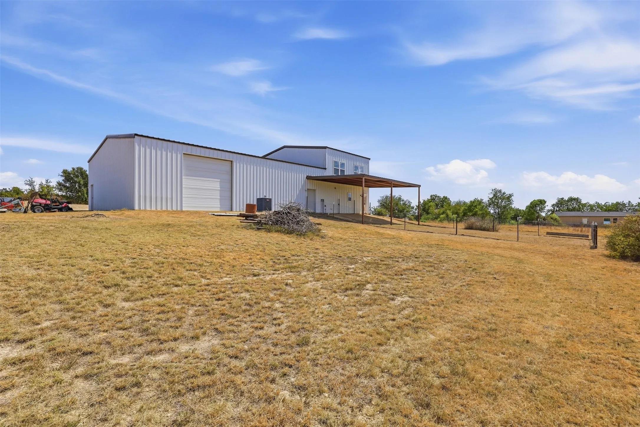 Single Family Residence For Sale in Parker County , 3933 Sarra Lane, Springtown, Texas 76082, 1 Bedroom, 2 Bathroom, 2 Garage spaces, 2,880 Sqft, built in 2021, mls#21388242, Real Estate Agent in Springtown, Homes For Sale in Parker county, Homes For Sale in Springtown, Realtor in Springtown Texas, Real Estate Brokerage Independent Realty Texas, Luminita Cordes Realtor