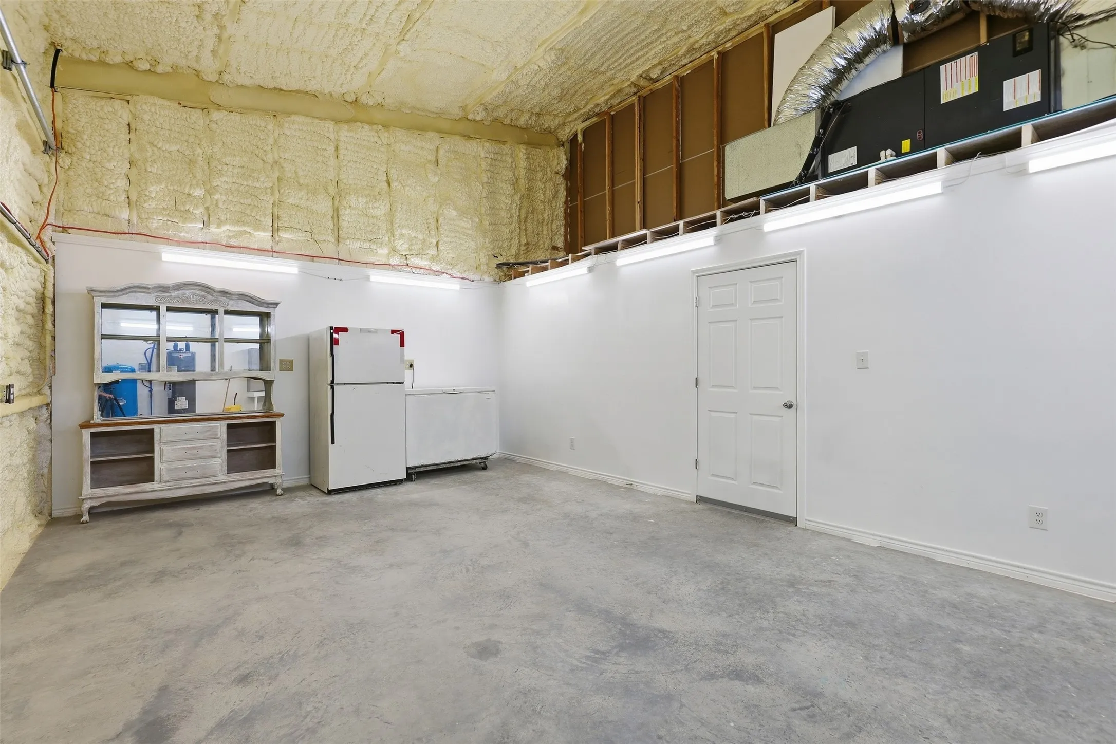 Single Family Residence For Sale in Parker County , 3933 Sarra Lane, Springtown, Texas 76082, 1 Bedroom, 2 Bathroom, 2 Garage spaces, 2,880 Sqft, built in 2021, mls#21388242, Real Estate Agent in Springtown, Homes For Sale in Parker county, Homes For Sale in Springtown, Realtor in Springtown Texas, Real Estate Brokerage Independent Realty Texas, Luminita Cordes Realtor