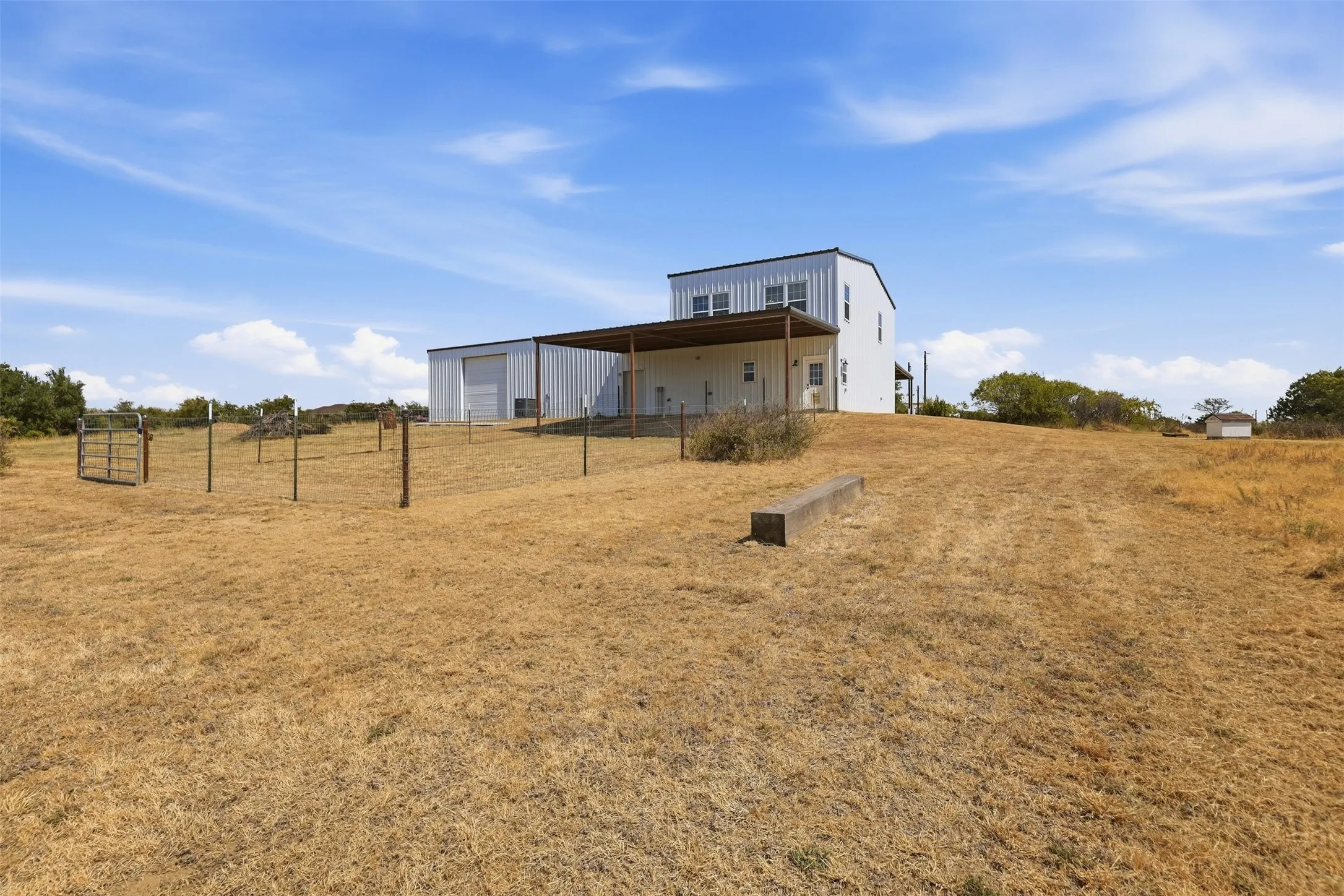 Single Family Residence For Sale in Parker County , 3933 Sarra Lane, Springtown, Texas 76082, 1 Bedroom, 2 Bathroom, 2 Garage spaces, 2,880 Sqft, built in 2021, mls#21388242, Real Estate Agent in Springtown, Homes For Sale in Parker county, Homes For Sale in Springtown, Realtor in Springtown Texas, Real Estate Brokerage Independent Realty Texas, Luminita Cordes Realtor