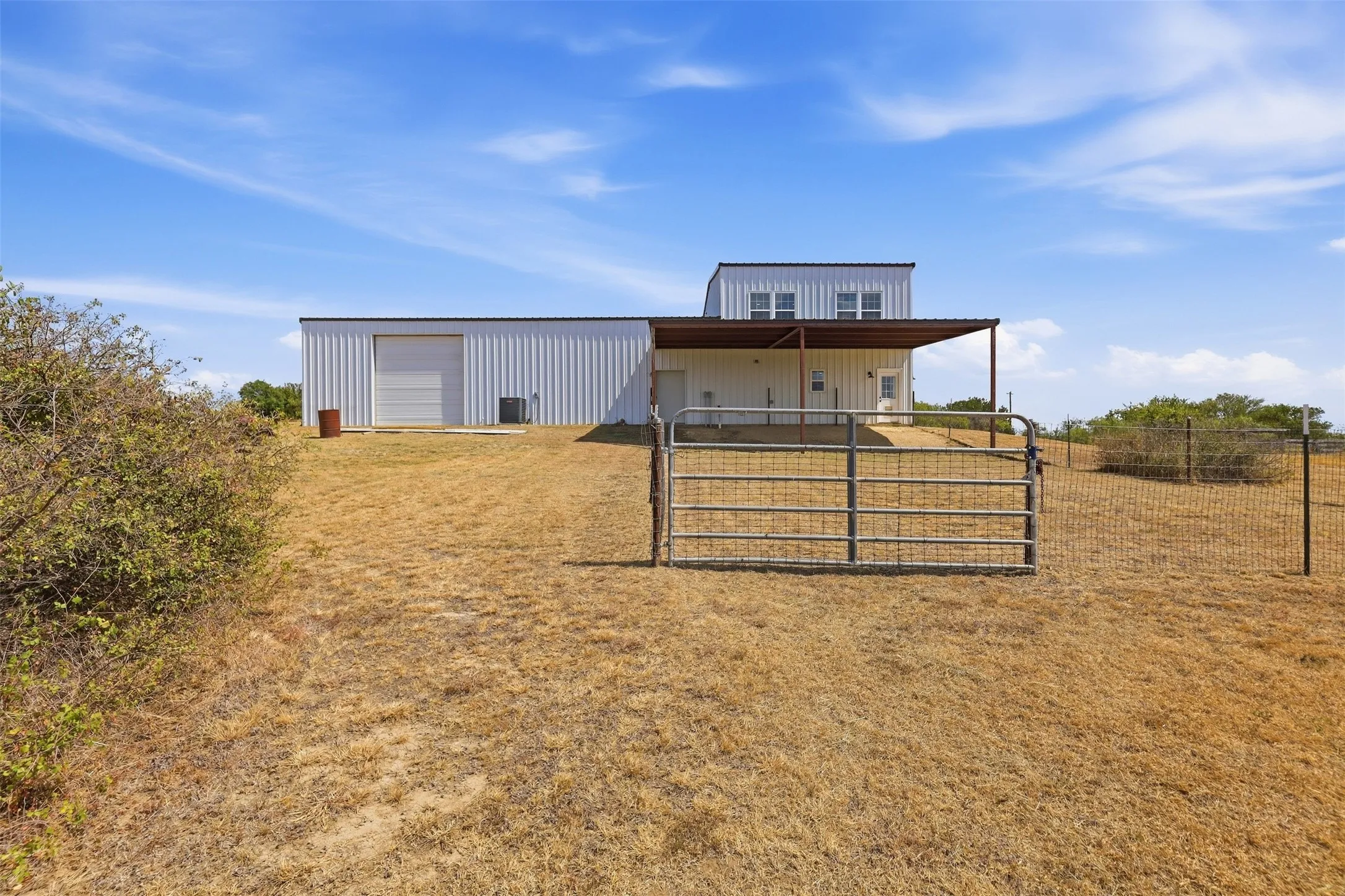 Single Family Residence For Sale in Parker County , 3933 Sarra Lane, Springtown, Texas 76082, 1 Bedroom, 2 Bathroom, 2 Garage spaces, 2,880 Sqft, built in 2021, mls#21388242, Real Estate Agent in Springtown, Homes For Sale in Parker county, Homes For Sale in Springtown, Realtor in Springtown Texas, Real Estate Brokerage Independent Realty Texas, Luminita Cordes Realtor