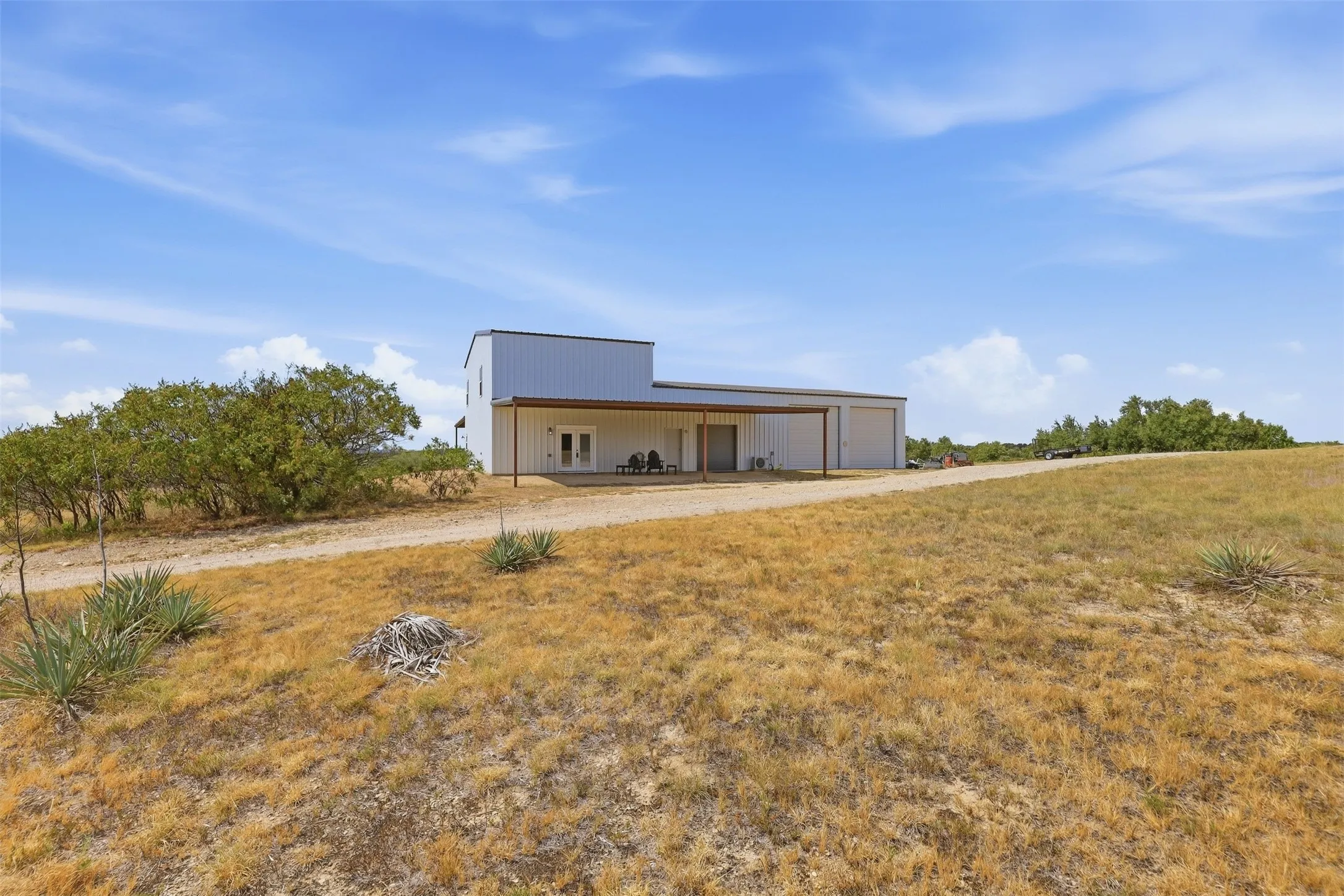 Single Family Residence For Sale in Parker County , 3933 Sarra Lane, Springtown, Texas 76082, 1 Bedroom, 2 Bathroom, 2 Garage spaces, 2,880 Sqft, built in 2021, mls#21388242, Real Estate Agent in Springtown, Homes For Sale in Parker county, Homes For Sale in Springtown, Realtor in Springtown Texas, Real Estate Brokerage Independent Realty Texas, Luminita Cordes Realtor