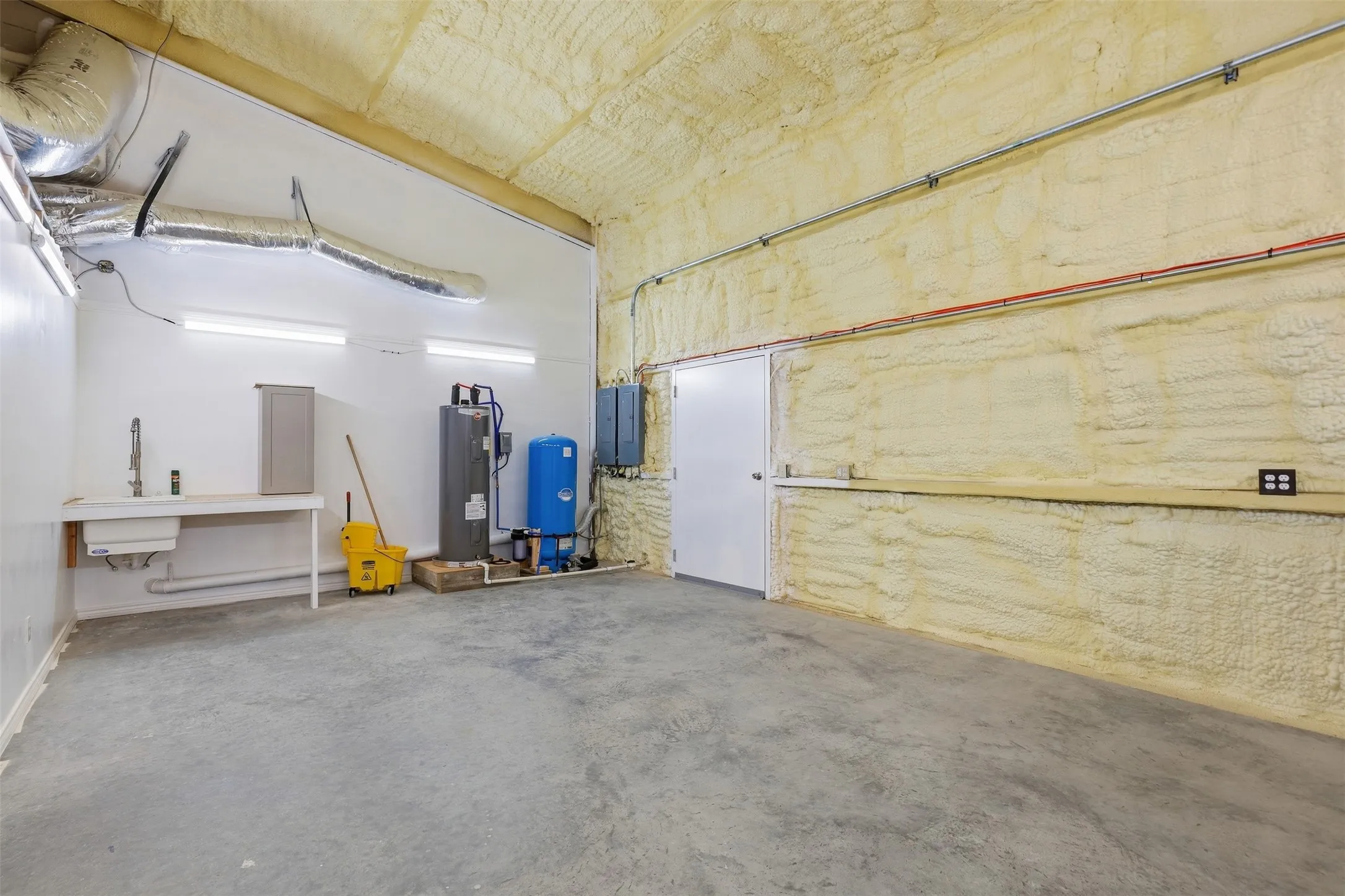 Single Family Residence For Sale in Parker County , 3933 Sarra Lane, Springtown, Texas 76082, 1 Bedroom, 2 Bathroom, 2 Garage spaces, 2,880 Sqft, built in 2021, mls#21388242, Real Estate Agent in Springtown, Homes For Sale in Parker county, Homes For Sale in Springtown, Realtor in Springtown Texas, Real Estate Brokerage Independent Realty Texas, Luminita Cordes Realtor
