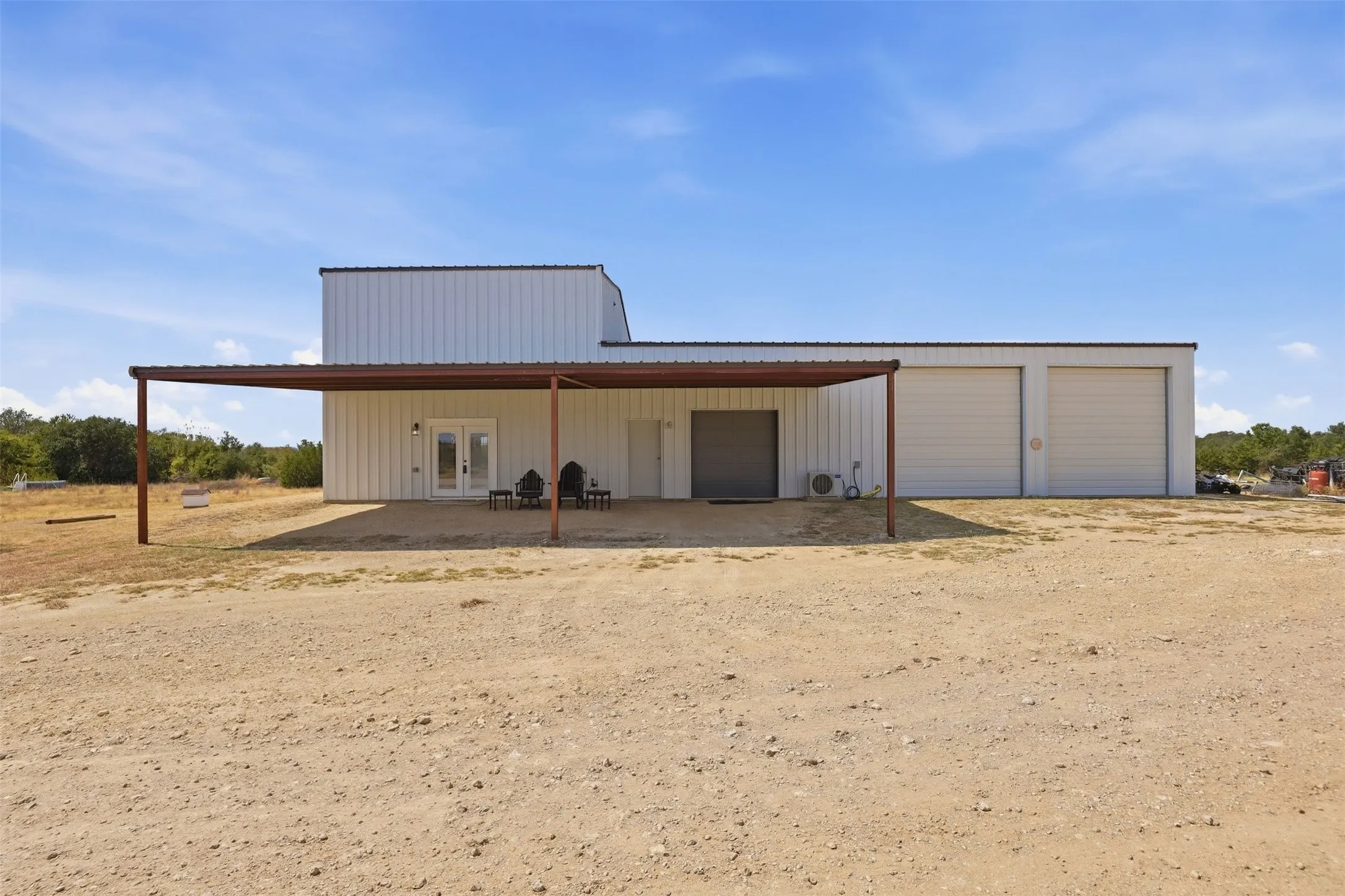 Single Family Residence For Sale in Parker County , 3933 Sarra Lane, Springtown, Texas 76082, 1 Bedroom, 2 Bathroom, 2 Garage spaces, 2,880 Sqft, built in 2021, mls#21388242, Real Estate Agent in Springtown, Homes For Sale in Parker county, Homes For Sale in Springtown, Realtor in Springtown Texas, Real Estate Brokerage Independent Realty Texas, Luminita Cordes Realtor