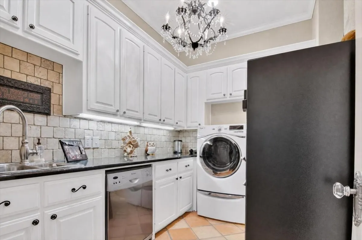 Single Family Residence For Sale in Mc Lennan County , 141 Shady Trail, Mc Gregor, Texas 76657, 4 Bedroom, 4 Bathroom, 3 Garage spaces, 4,441 Sqft, built in 2005, mls#21382540, Real Estate Agent in Mc Gregor, Homes For Sale in Mc Lennan county, Homes For Sale in Mc Gregor, Realtor in Mc Gregor Texas, Real Estate Brokerage Independent Realty Texas, Luminita Cordes Realtor