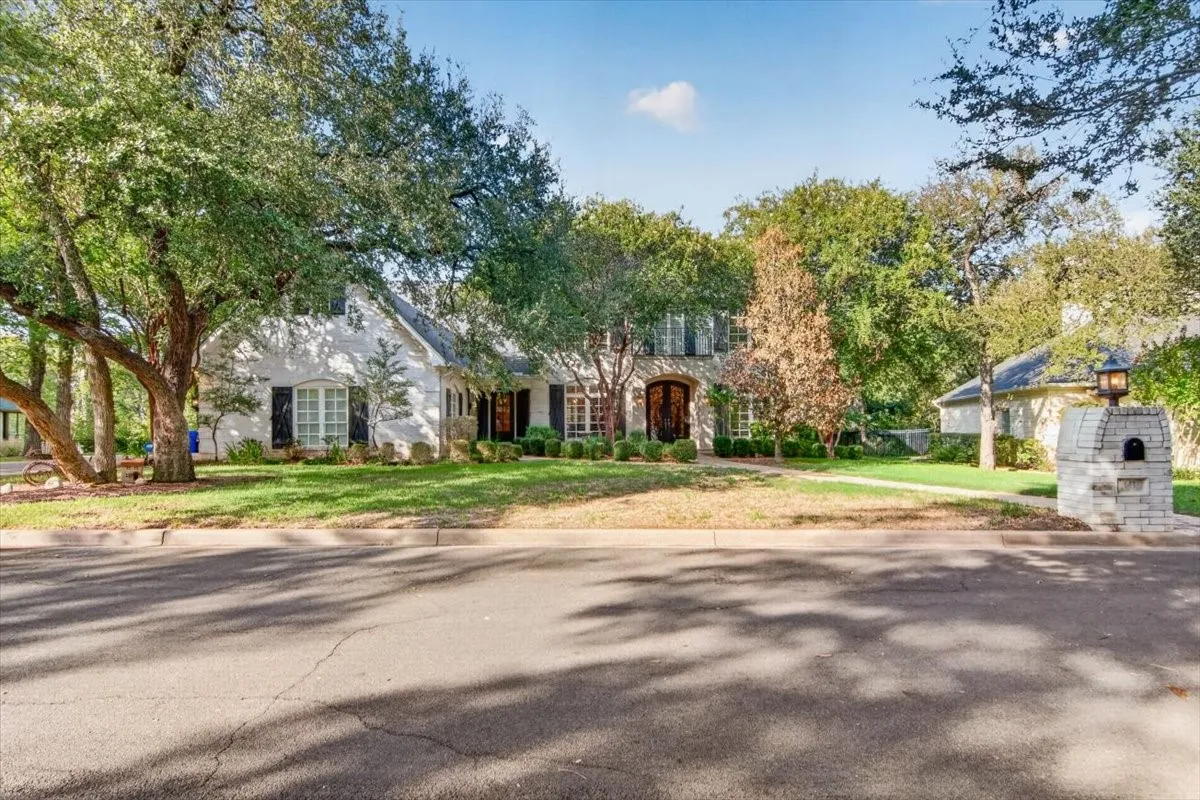 Single Family Residence For Sale