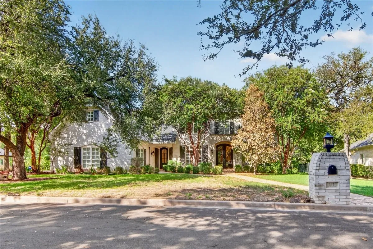 Single Family Residence For Sale in Mc Lennan County , 141 Shady Trail, Mc Gregor, Texas 76657, 4 Bedroom, 4 Bathroom, 3 Garage spaces, 4,441 Sqft, built in 2005, mls#21382540, Real Estate Agent in Mc Gregor, Homes For Sale in Mc Lennan county, Homes For Sale in Mc Gregor, Realtor in Mc Gregor Texas, Real Estate Brokerage Independent Realty Texas, Luminita Cordes Realtor
