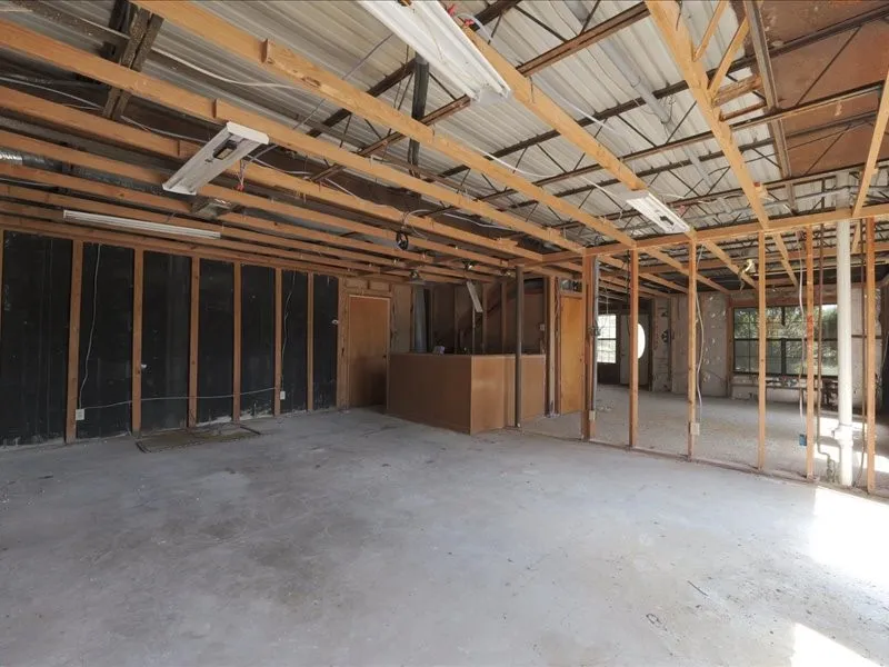 Single Family Residence For Sale in Johnson County , 3604 Conveyor Drive, Burleson, Texas 76028, 5 Bedroom, 4 Bathroom, 2 Garage spaces, 4,780 Sqft, built in 1988, mls#21388095, Real Estate Agent in Burleson, Homes For Sale in Johnson county, Homes For Sale in Burleson, Realtor in Burleson Texas, Real Estate Brokerage Independent Realty Texas, Luminita Cordes Realtor