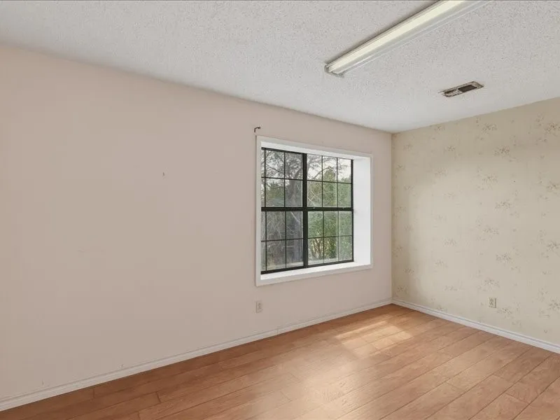 Single Family Residence For Sale in Johnson County , 3604 Conveyor Drive, Burleson, Texas 76028, 5 Bedroom, 4 Bathroom, 2 Garage spaces, 4,780 Sqft, built in 1988, mls#21388095, Real Estate Agent in Burleson, Homes For Sale in Johnson county, Homes For Sale in Burleson, Realtor in Burleson Texas, Real Estate Brokerage Independent Realty Texas, Luminita Cordes Realtor