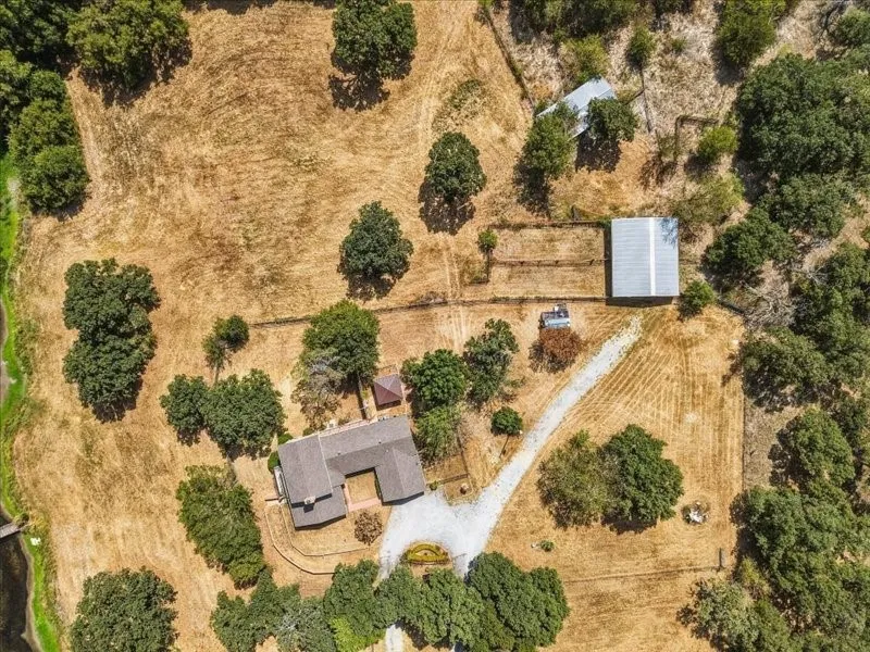 Single Family Residence For Sale in Johnson County , 3604 Conveyor Drive, Burleson, Texas 76028, 5 Bedroom, 4 Bathroom, 2 Garage spaces, 4,780 Sqft, built in 1988, mls#21388095, Real Estate Agent in Burleson, Homes For Sale in Johnson county, Homes For Sale in Burleson, Realtor in Burleson Texas, Real Estate Brokerage Independent Realty Texas, Luminita Cordes Realtor