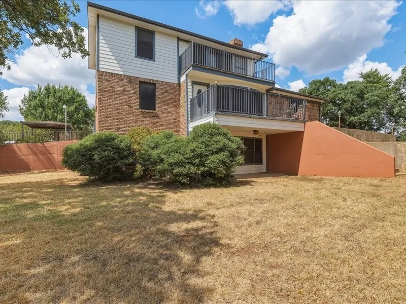 Single Family Residence For Sale in Johnson County , 3604 Conveyor Drive, Burleson, Texas 76028, 5 Bedroom, 4 Bathroom, 2 Garage spaces, 4,780 Sqft, built in 1988, mls#21388095, Real Estate Agent in Burleson, Homes For Sale in Johnson county, Homes For Sale in Burleson, Realtor in Burleson Texas, Real Estate Brokerage Independent Realty Texas, Luminita Cordes Realtor