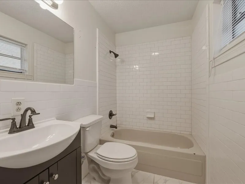 Single Family Residence For Sale in Johnson County , 3604 Conveyor Drive, Burleson, Texas 76028, 5 Bedroom, 4 Bathroom, 2 Garage spaces, 4,780 Sqft, built in 1988, mls#21388095, Real Estate Agent in Burleson, Homes For Sale in Johnson county, Homes For Sale in Burleson, Realtor in Burleson Texas, Real Estate Brokerage Independent Realty Texas, Luminita Cordes Realtor