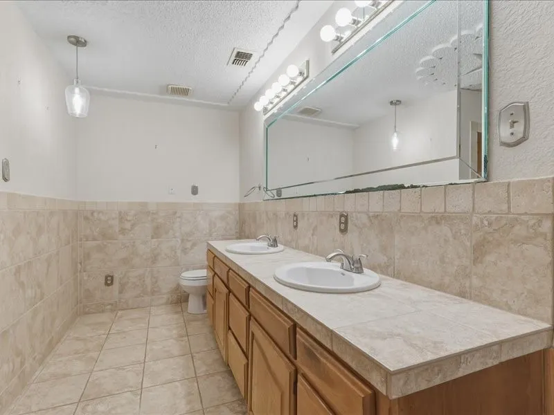Single Family Residence For Sale in Johnson County , 3604 Conveyor Drive, Burleson, Texas 76028, 5 Bedroom, 4 Bathroom, 2 Garage spaces, 4,780 Sqft, built in 1988, mls#21388095, Real Estate Agent in Burleson, Homes For Sale in Johnson county, Homes For Sale in Burleson, Realtor in Burleson Texas, Real Estate Brokerage Independent Realty Texas, Luminita Cordes Realtor