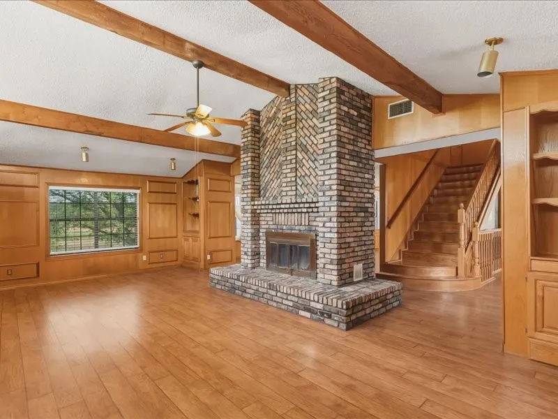 Single Family Residence For Sale in Johnson County , 3604 Conveyor Drive, Burleson, Texas 76028, 5 Bedroom, 4 Bathroom, 2 Garage spaces, 4,780 Sqft, built in 1988, mls#21388095, Real Estate Agent in Burleson, Homes For Sale in Johnson county, Homes For Sale in Burleson, Realtor in Burleson Texas, Real Estate Brokerage Independent Realty Texas, Luminita Cordes Realtor