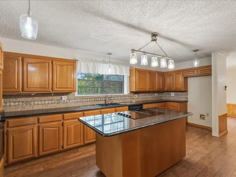 Single Family Residence For Sale in Johnson County , 3604 Conveyor Drive, Burleson, Texas 76028, 5 Bedroom, 4 Bathroom, 2 Garage spaces, 4,780 Sqft, built in 1988, mls#21388095, Real Estate Agent in Burleson, Homes For Sale in Johnson county, Homes For Sale in Burleson, Realtor in Burleson Texas, Real Estate Brokerage Independent Realty Texas, Luminita Cordes Realtor