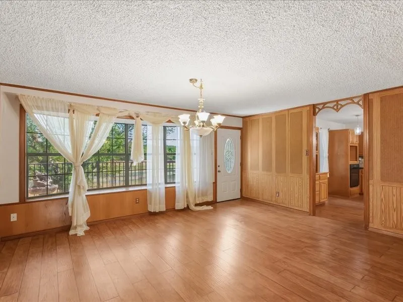 Single Family Residence For Sale in Johnson County , 3604 Conveyor Drive, Burleson, Texas 76028, 5 Bedroom, 4 Bathroom, 2 Garage spaces, 4,780 Sqft, built in 1988, mls#21388095, Real Estate Agent in Burleson, Homes For Sale in Johnson county, Homes For Sale in Burleson, Realtor in Burleson Texas, Real Estate Brokerage Independent Realty Texas, Luminita Cordes Realtor