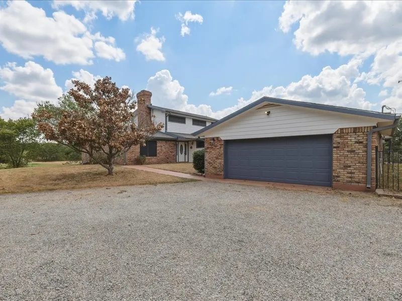 Single Family Residence For Sale in Johnson County , 3604 Conveyor Drive, Burleson, Texas 76028, 5 Bedroom, 4 Bathroom, 2 Garage spaces, 4,780 Sqft, built in 1988, mls#21388095, Real Estate Agent in Burleson, Homes For Sale in Johnson county, Homes For Sale in Burleson, Realtor in Burleson Texas, Real Estate Brokerage Independent Realty Texas, Luminita Cordes Realtor