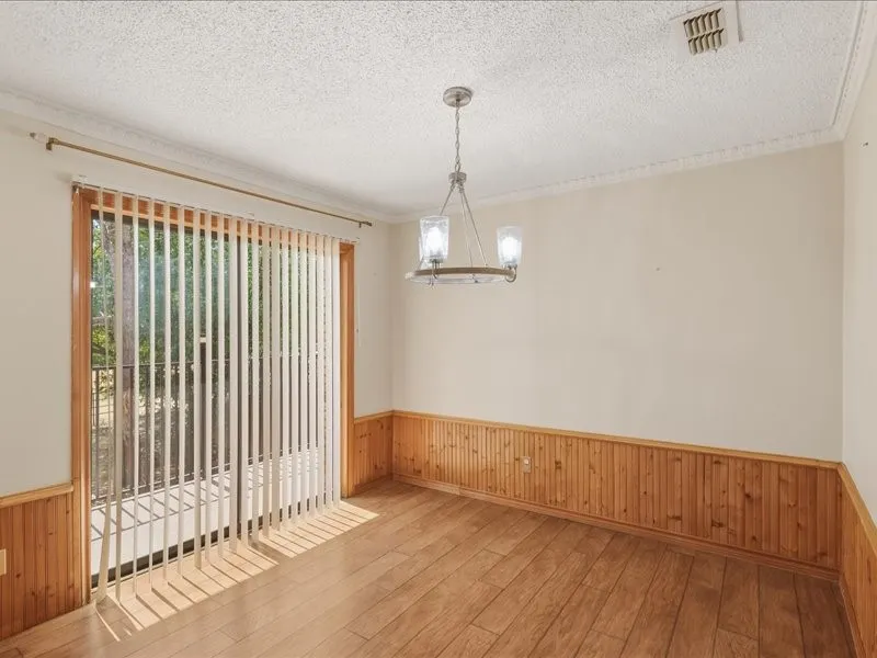 Single Family Residence For Sale in Johnson County , 3604 Conveyor Drive, Burleson, Texas 76028, 5 Bedroom, 4 Bathroom, 2 Garage spaces, 4,780 Sqft, built in 1988, mls#21388095, Real Estate Agent in Burleson, Homes For Sale in Johnson county, Homes For Sale in Burleson, Realtor in Burleson Texas, Real Estate Brokerage Independent Realty Texas, Luminita Cordes Realtor