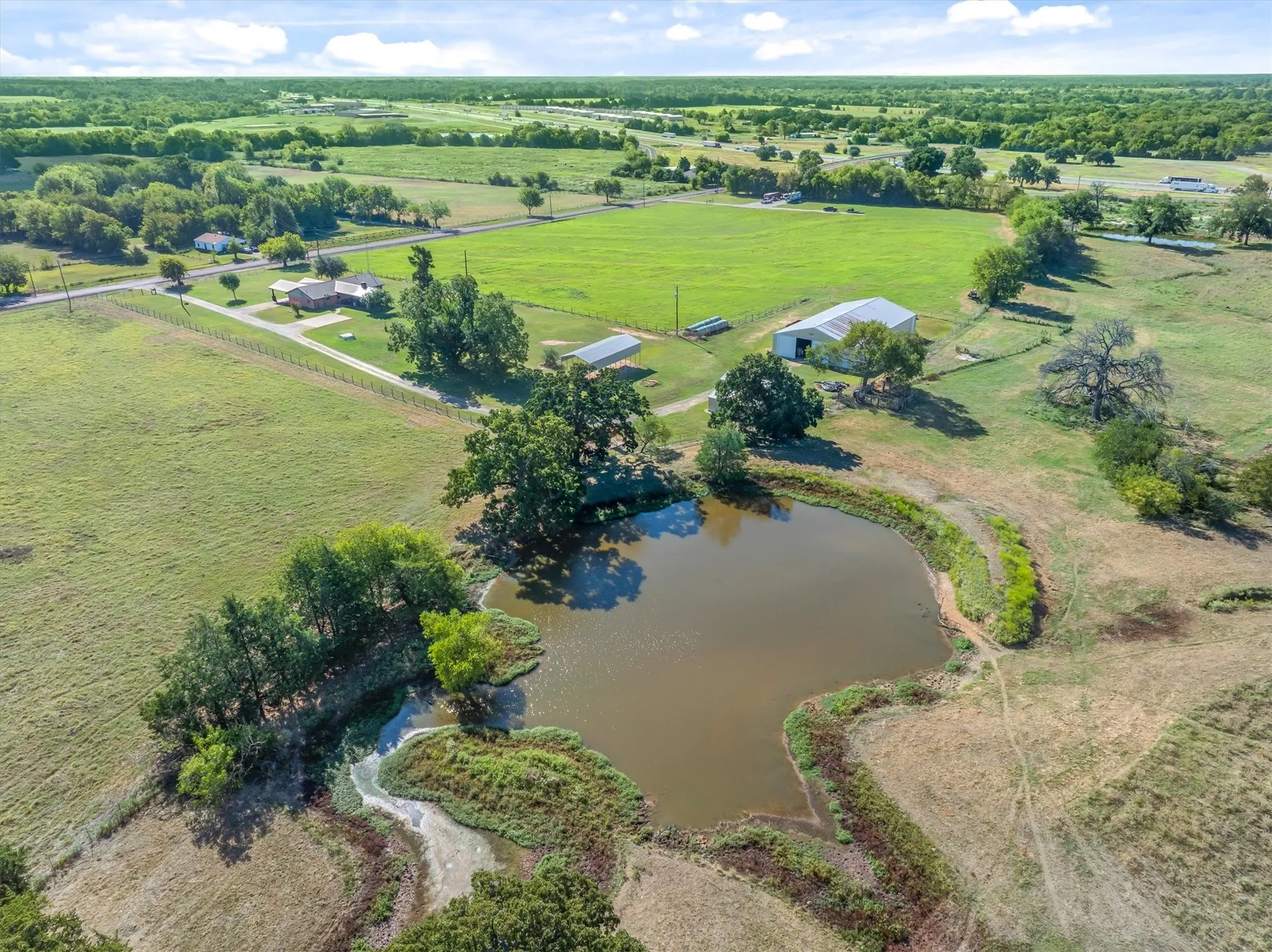 Single Family Residence For Sale in Van Zandt County , 301 Vz County Road 3412, Wills Point, Texas 75169, 3 Bedroom, 2 Bathroom, Garage spaces, 1,842 Sqft, built in 1969, mls#21379932, Real Estate Agent in Wills Point, Homes For Sale in Van Zandt county, Homes For Sale in Wills Point, Realtor in Wills Point Texas, Real Estate Brokerage Independent Realty Texas, Luminita Cordes Realtor