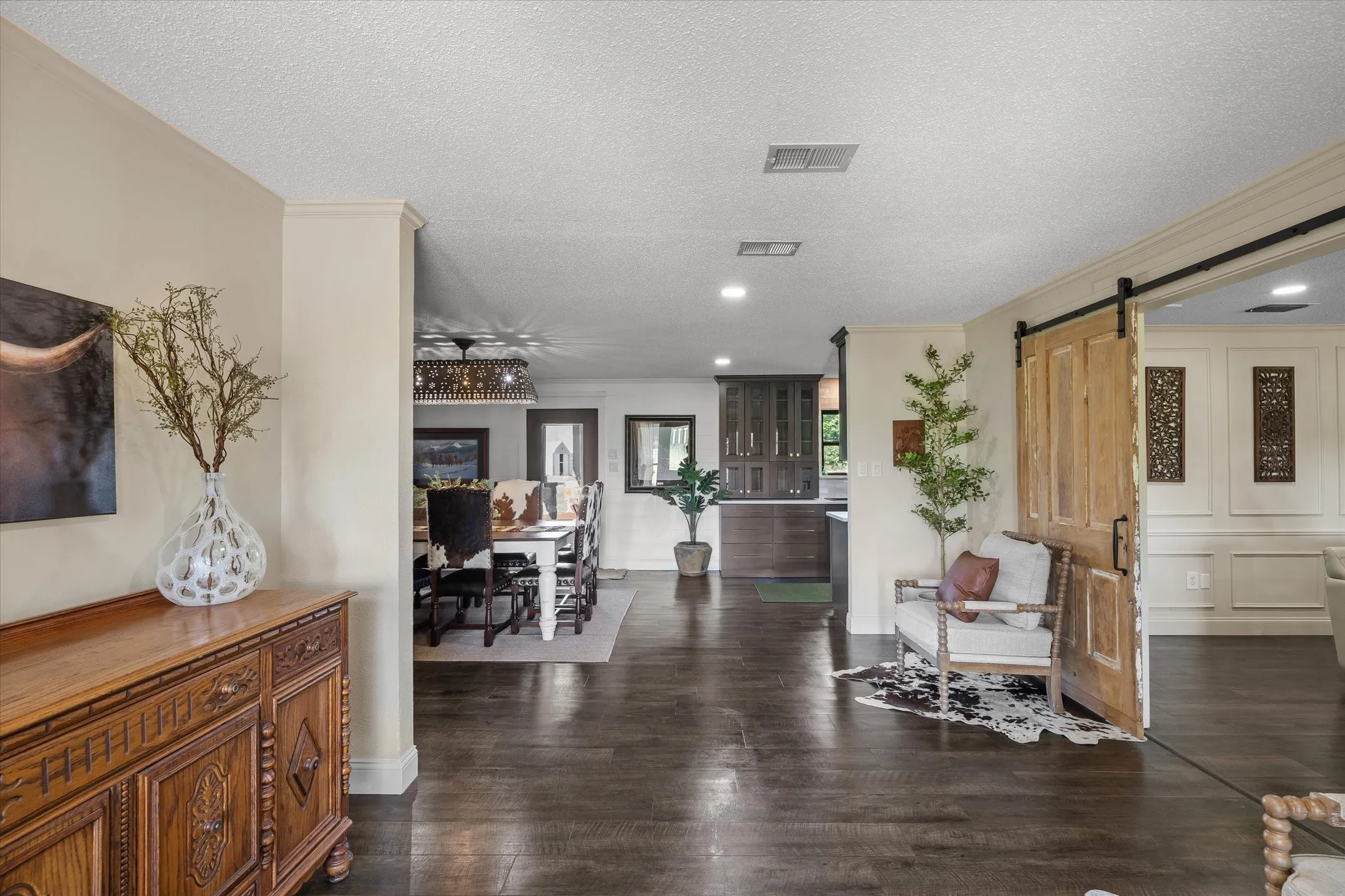 Single Family Residence For Sale in Van Zandt County , 301 Vz County Road 3412, Wills Point, Texas 75169, 3 Bedroom, 2 Bathroom, Garage spaces, 1,842 Sqft, built in 1969, mls#21379932, Real Estate Agent in Wills Point, Homes For Sale in Van Zandt county, Homes For Sale in Wills Point, Realtor in Wills Point Texas, Real Estate Brokerage Independent Realty Texas, Luminita Cordes Realtor