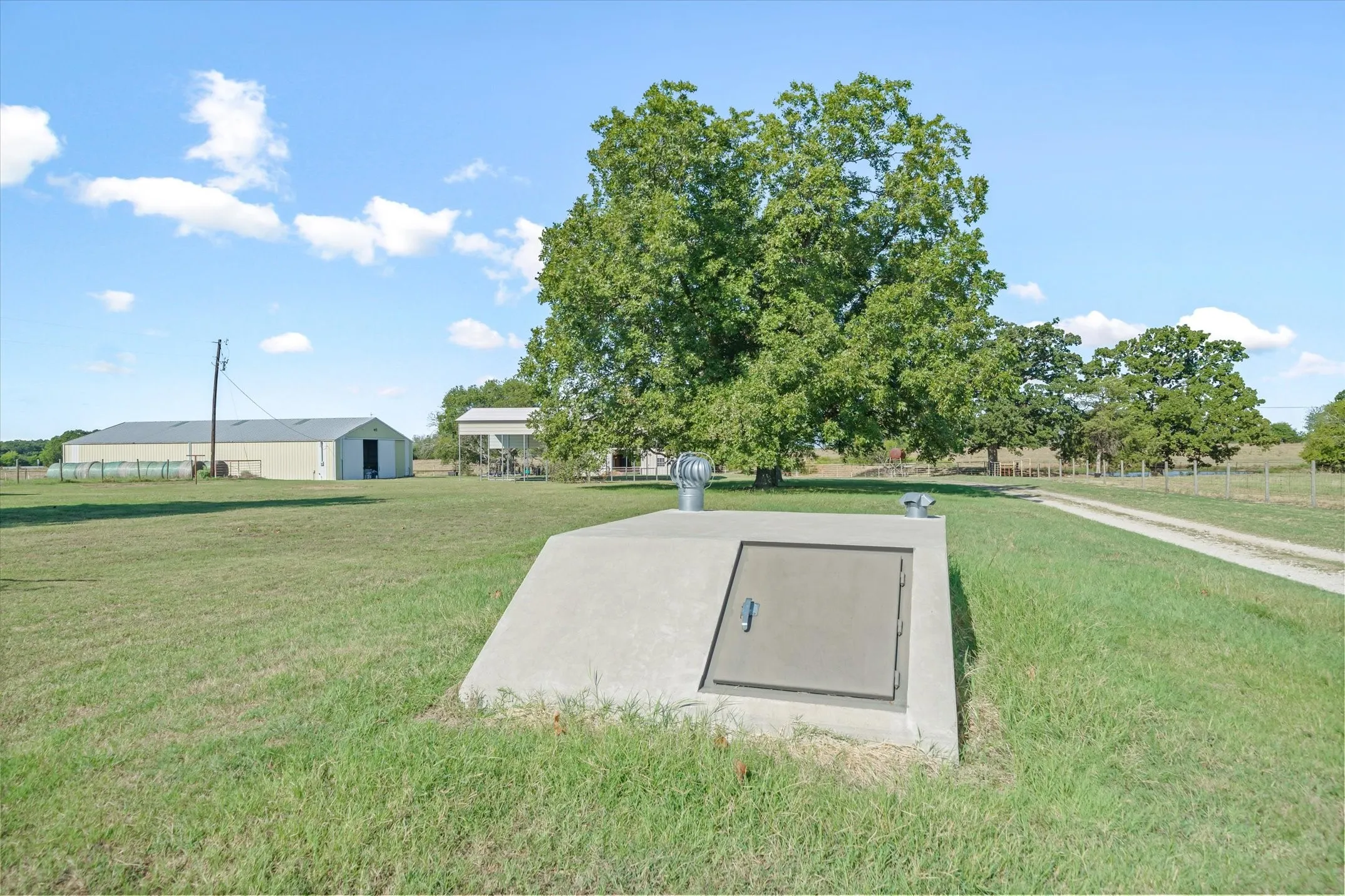 Single Family Residence For Sale in Van Zandt County , 301 Vz County Road 3412, Wills Point, Texas 75169, 3 Bedroom, 2 Bathroom, Garage spaces, 1,842 Sqft, built in 1969, mls#21379932, Real Estate Agent in Wills Point, Homes For Sale in Van Zandt county, Homes For Sale in Wills Point, Realtor in Wills Point Texas, Real Estate Brokerage Independent Realty Texas, Luminita Cordes Realtor