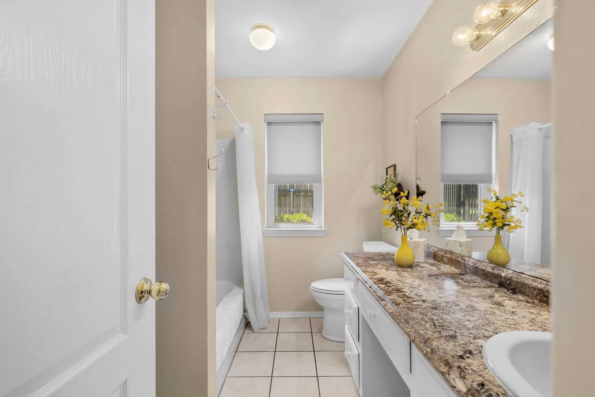 Single Family Residence For Sale in Hopkins County , 1200 April Drive, Sulphur Springs, Texas 75482, 3 Bedroom, 2 Bathroom, 2 Garage spaces, 1,732 Sqft, built in 1989, mls#21385775, Real Estate Agent in Sulphur Springs, Homes For Sale in Hopkins county, Homes For Sale in Sulphur Springs, Realtor in Sulphur Springs Texas, Real Estate Brokerage Independent Realty Texas, Luminita Cordes Realtor